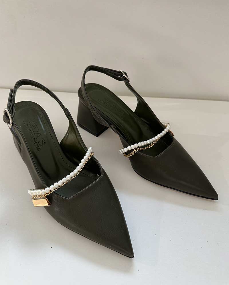 Λαδί Mule με αλυσίδα και πέρλες