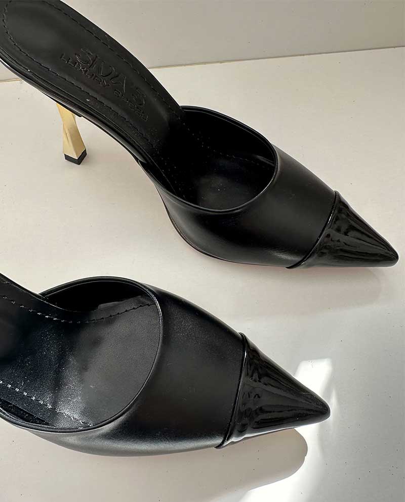 Μαύρο Mule με χρυσό τακούνι