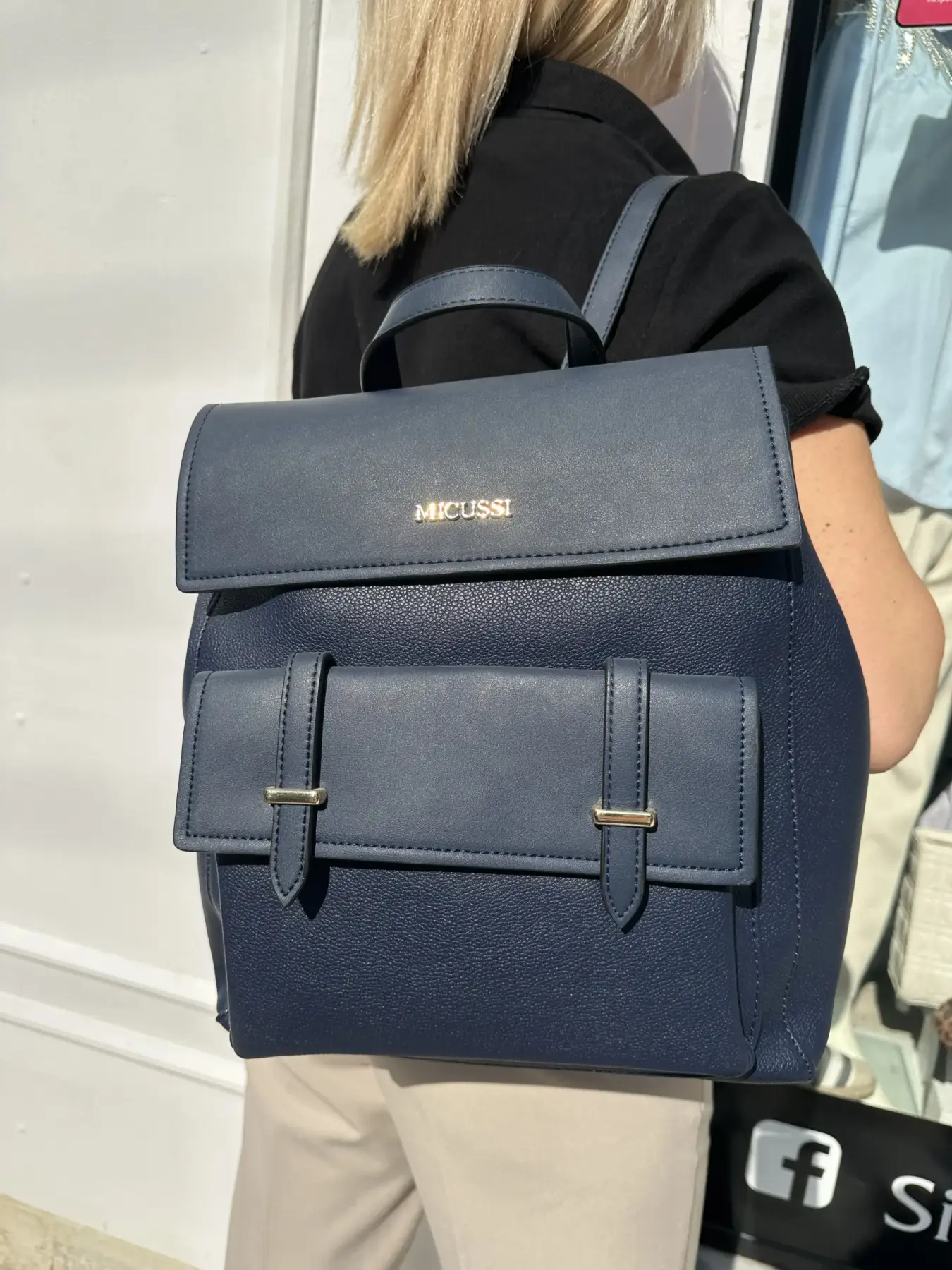 Μπλέ σκούρο σακίδιο πλάτης