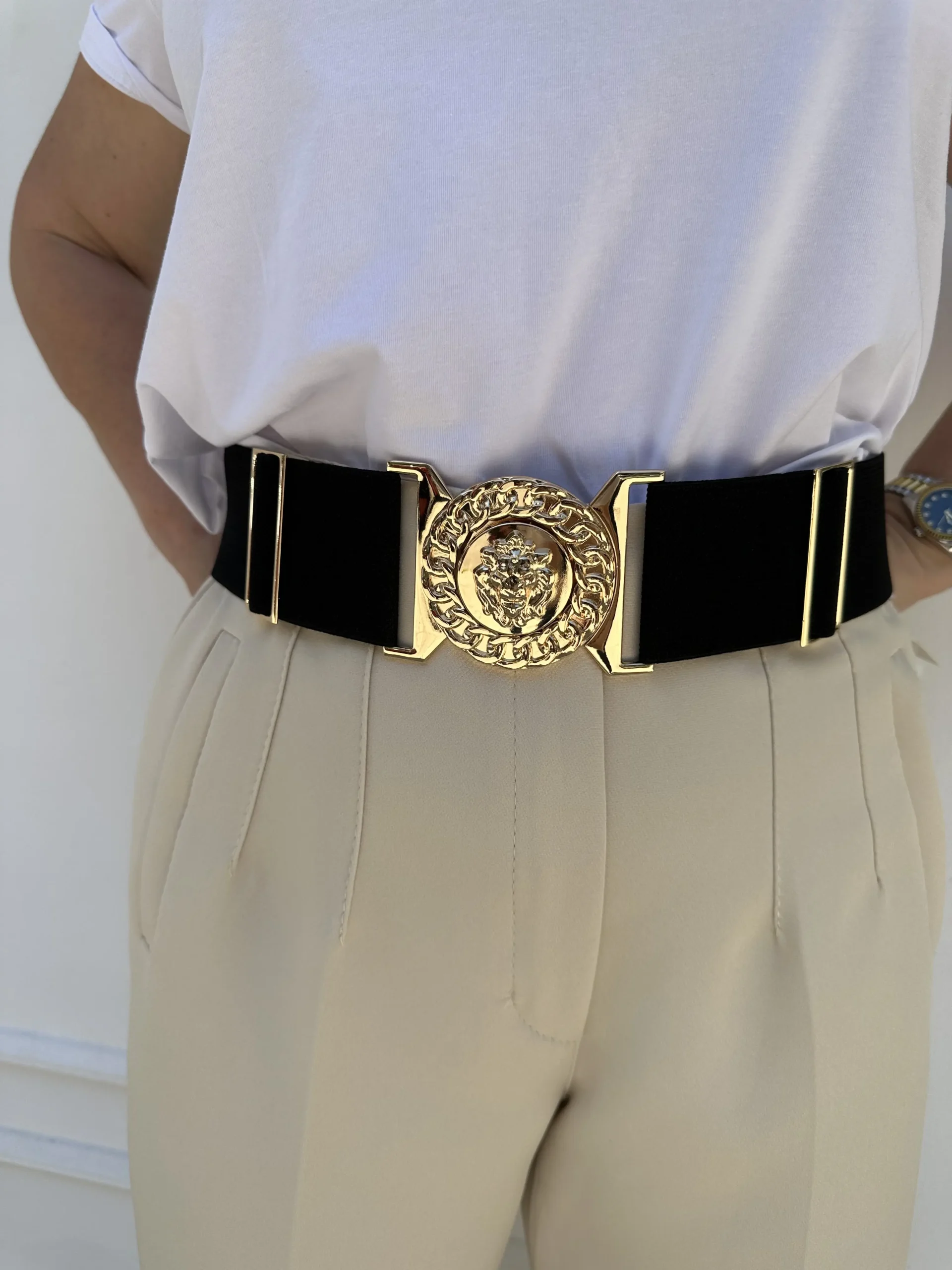 Μάυρη ζώνη λάστιχο με χρυσή αγκράφα