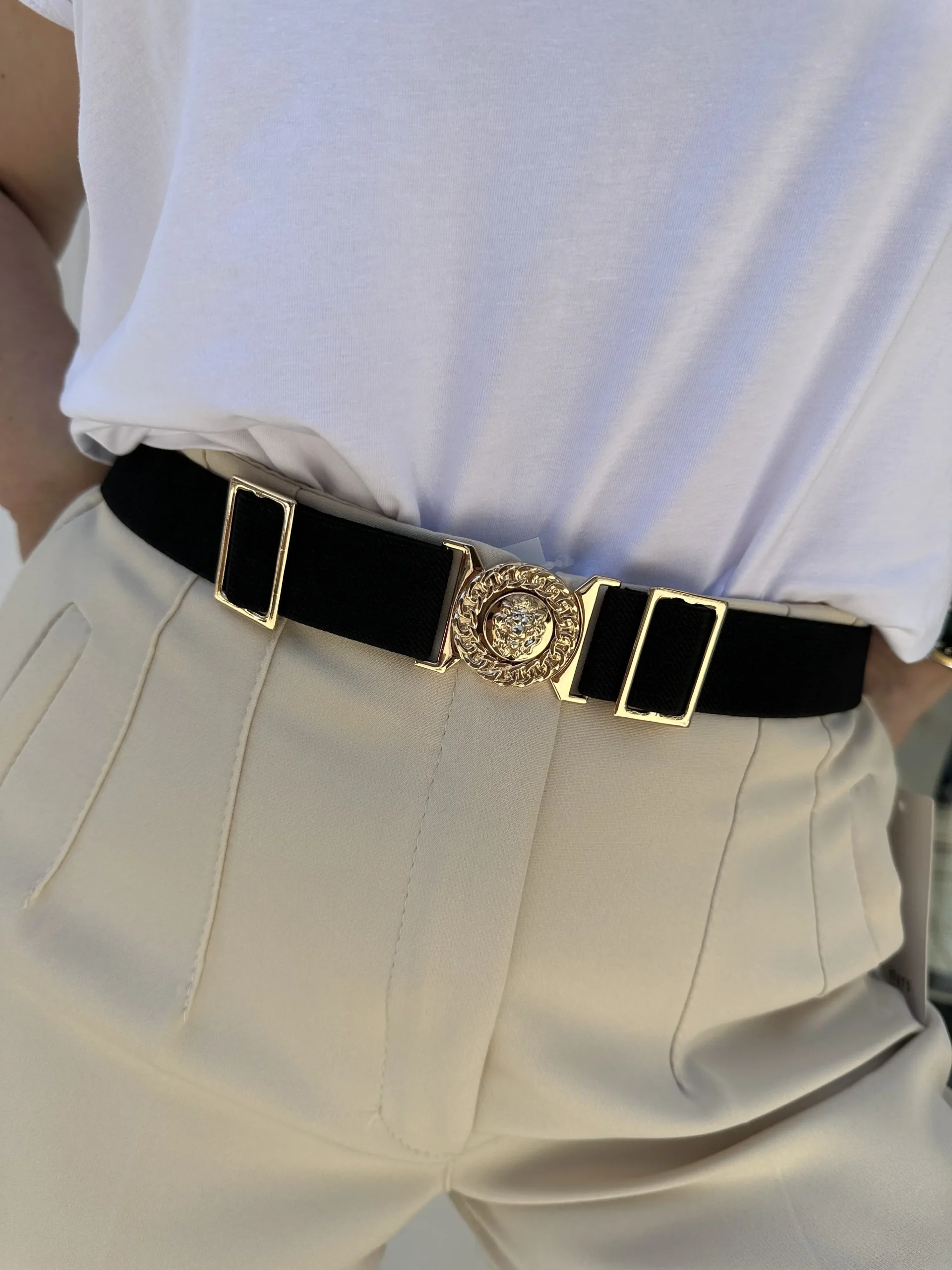 Ζώνη με λάστιχο και χρυσή αγκράφα