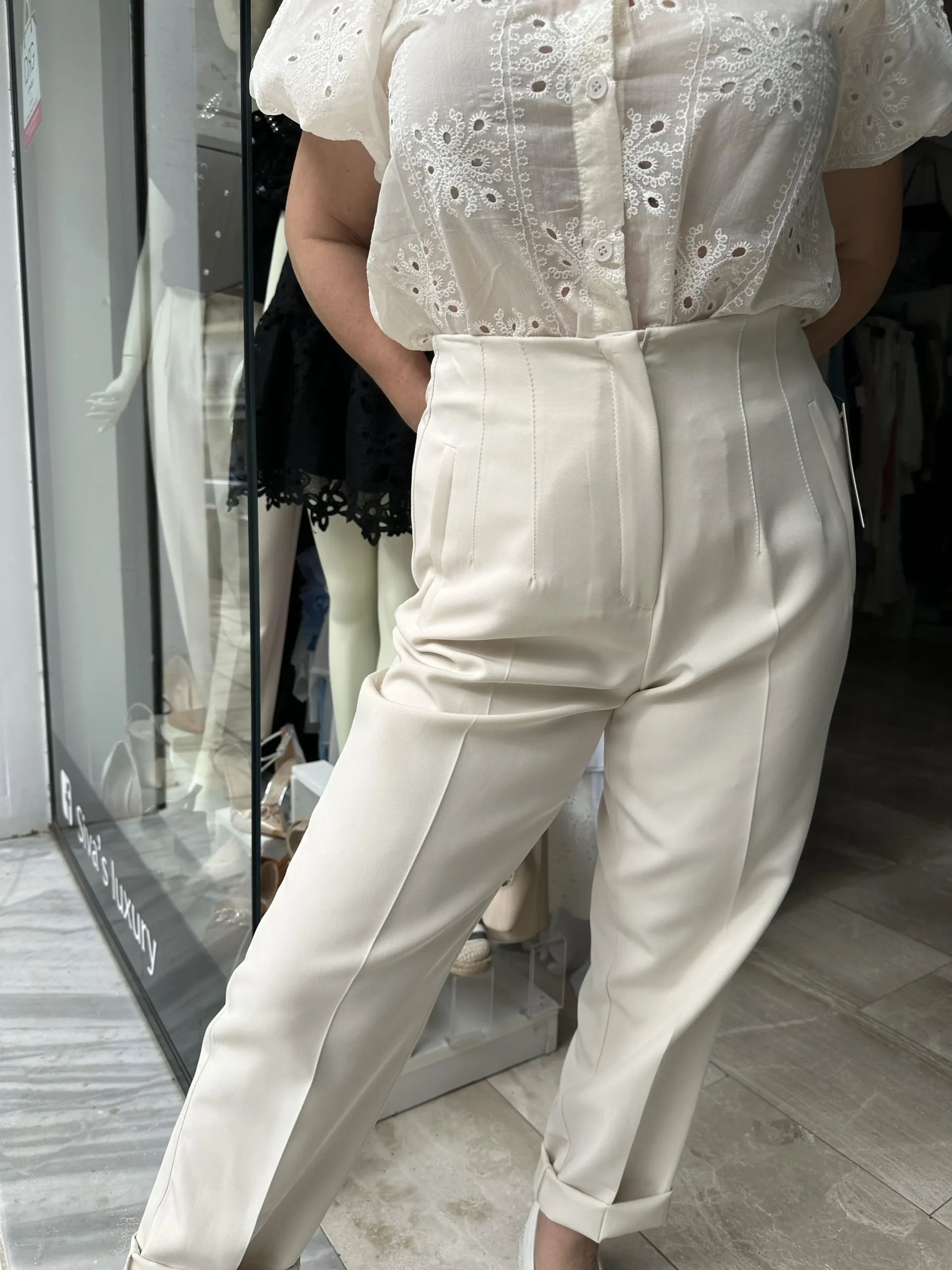 Λευκό ψηλόμεσο παντελόνι με ραφές τύπου office