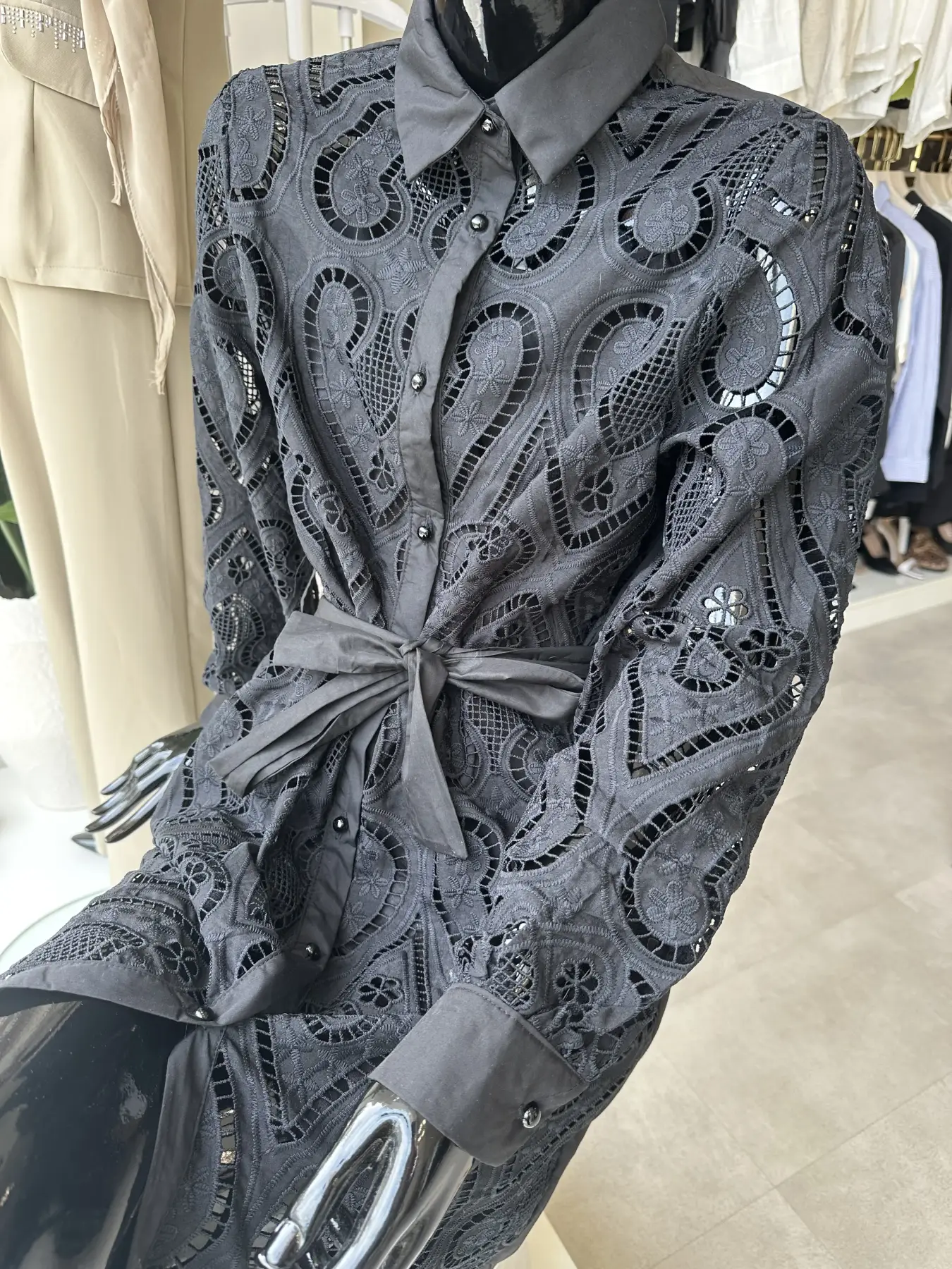 Μαύρο κηπούρ φορεμα με αφαιρούμενο ζωνάκι στη μέση