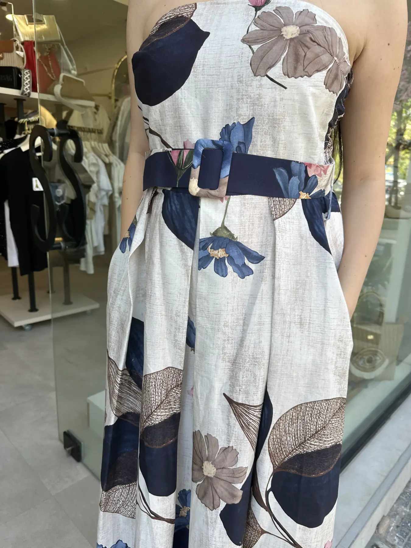 φλοράλ strapless φόρεμα σε άλφα γραμμή