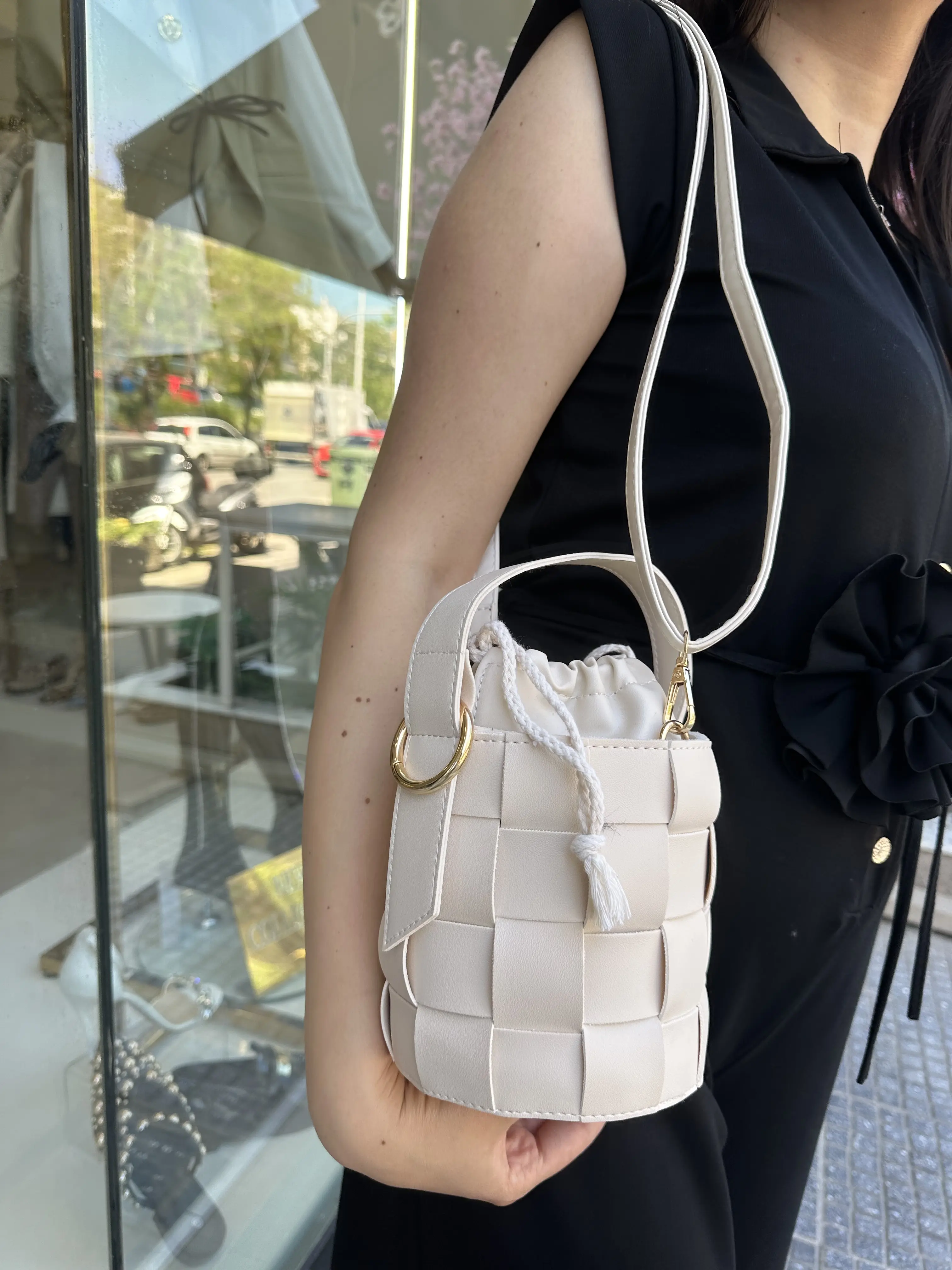 Μπέζ δερματίνη πουγκί τύπου δίχτυ