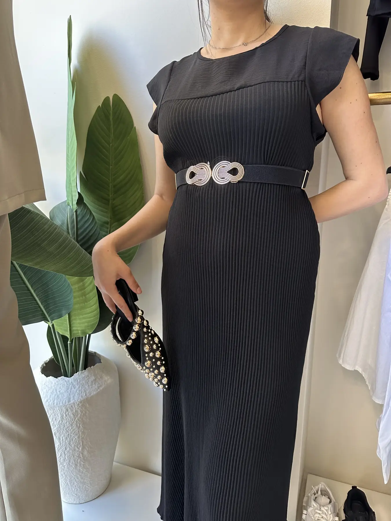 Μάυρο κοντομάνικο φόρεμα κρουαζέ