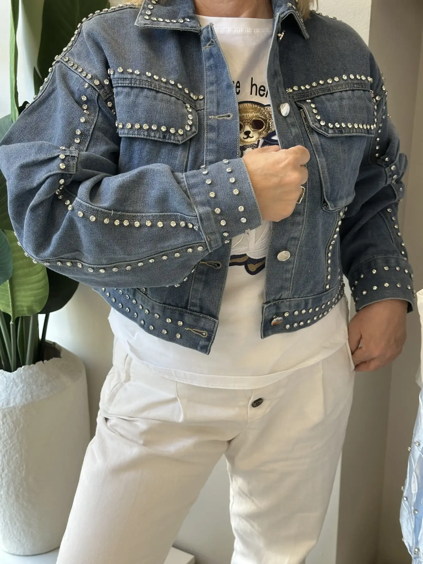 Σκούρο denim jacket με στράς