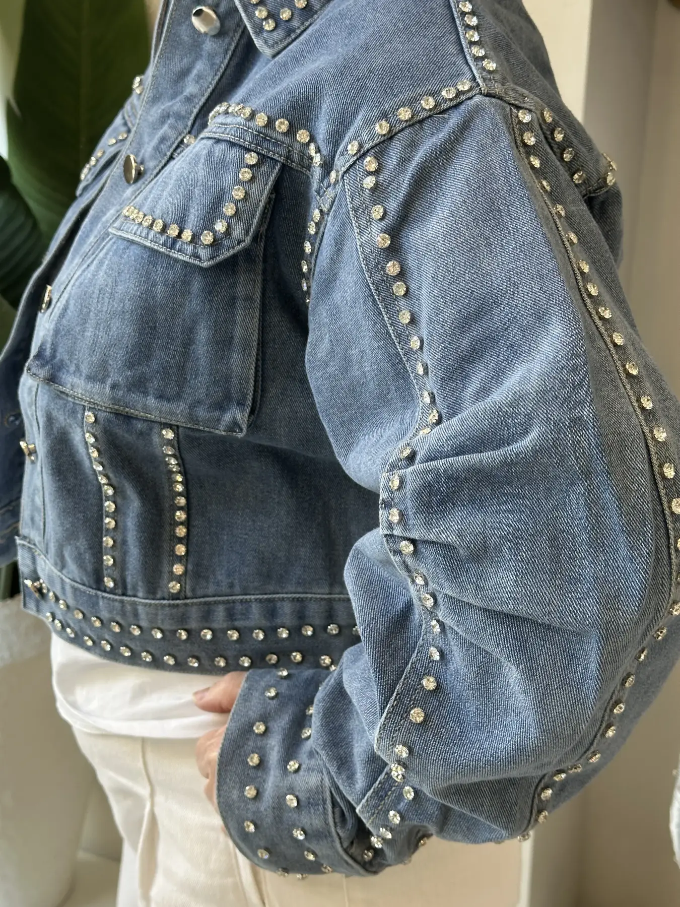 Σκούρο denim jacket με στράς