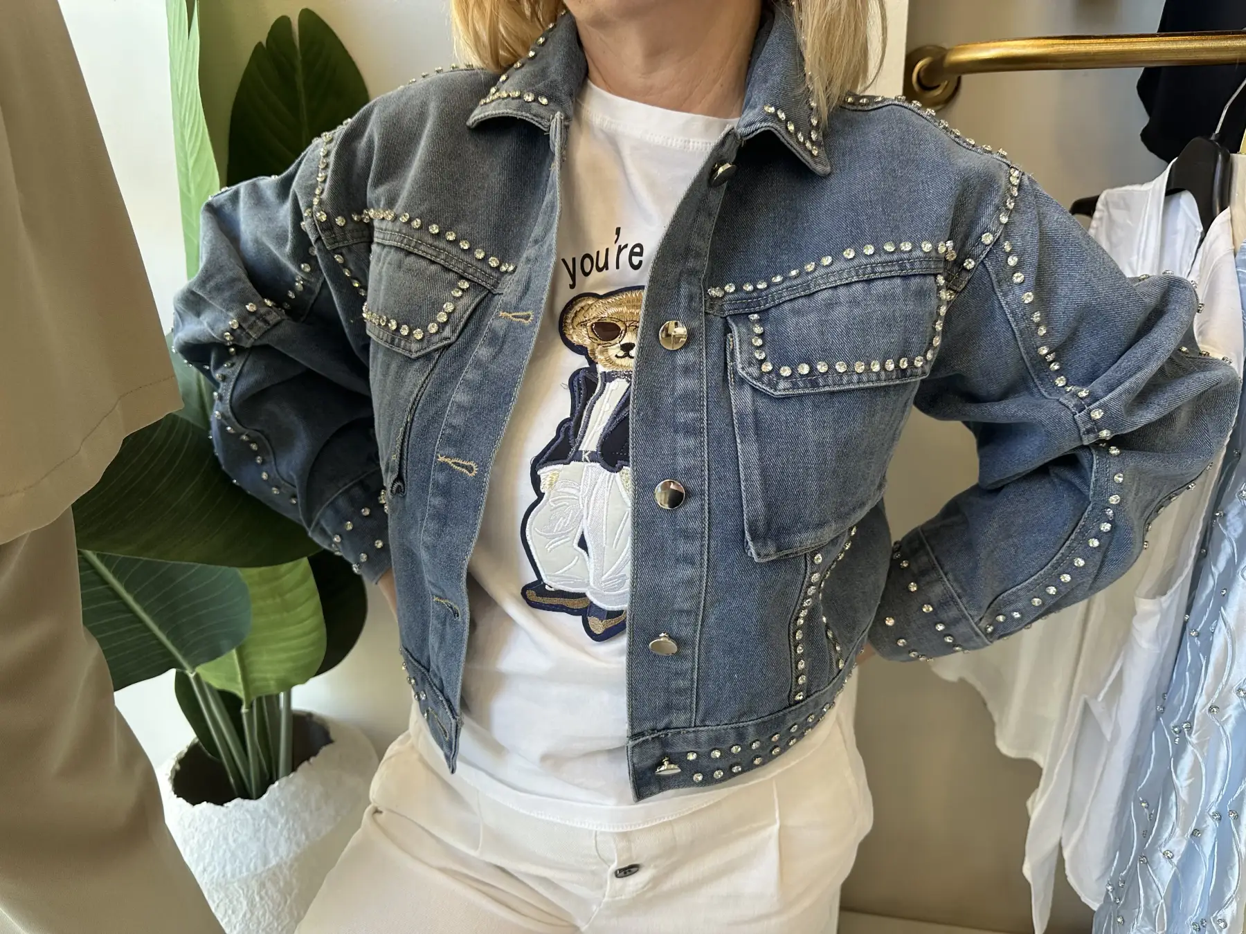 Σκούρο denim jacket με στράς