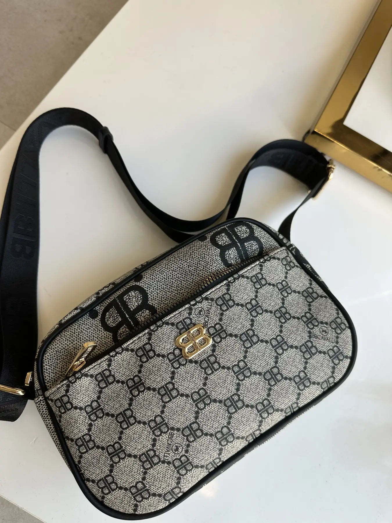 Τσάντα Χειρός - Χιαστί BB με ιμάντα