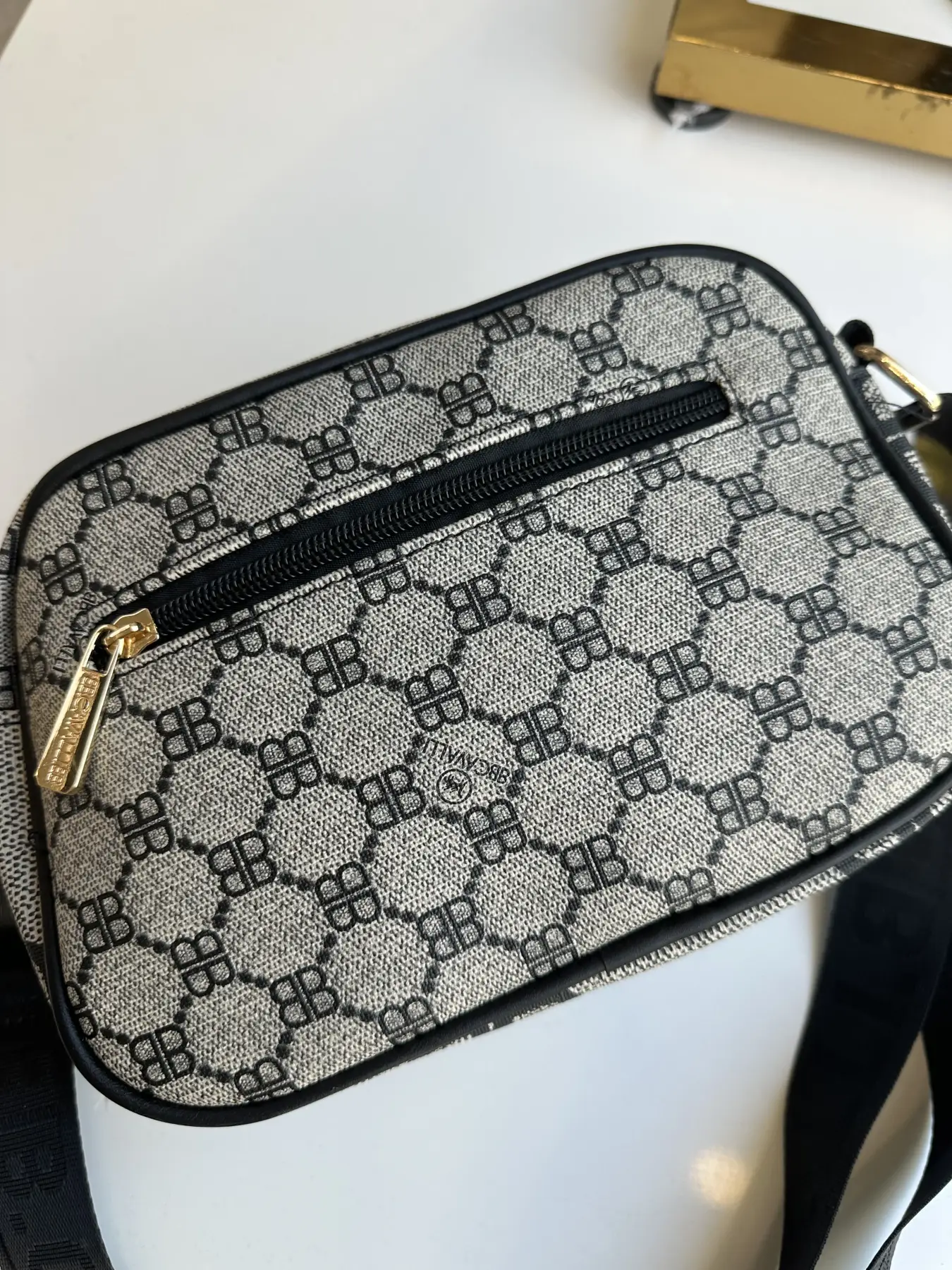 Τσάντα Χειρός - Χιαστί BB με ιμάντα