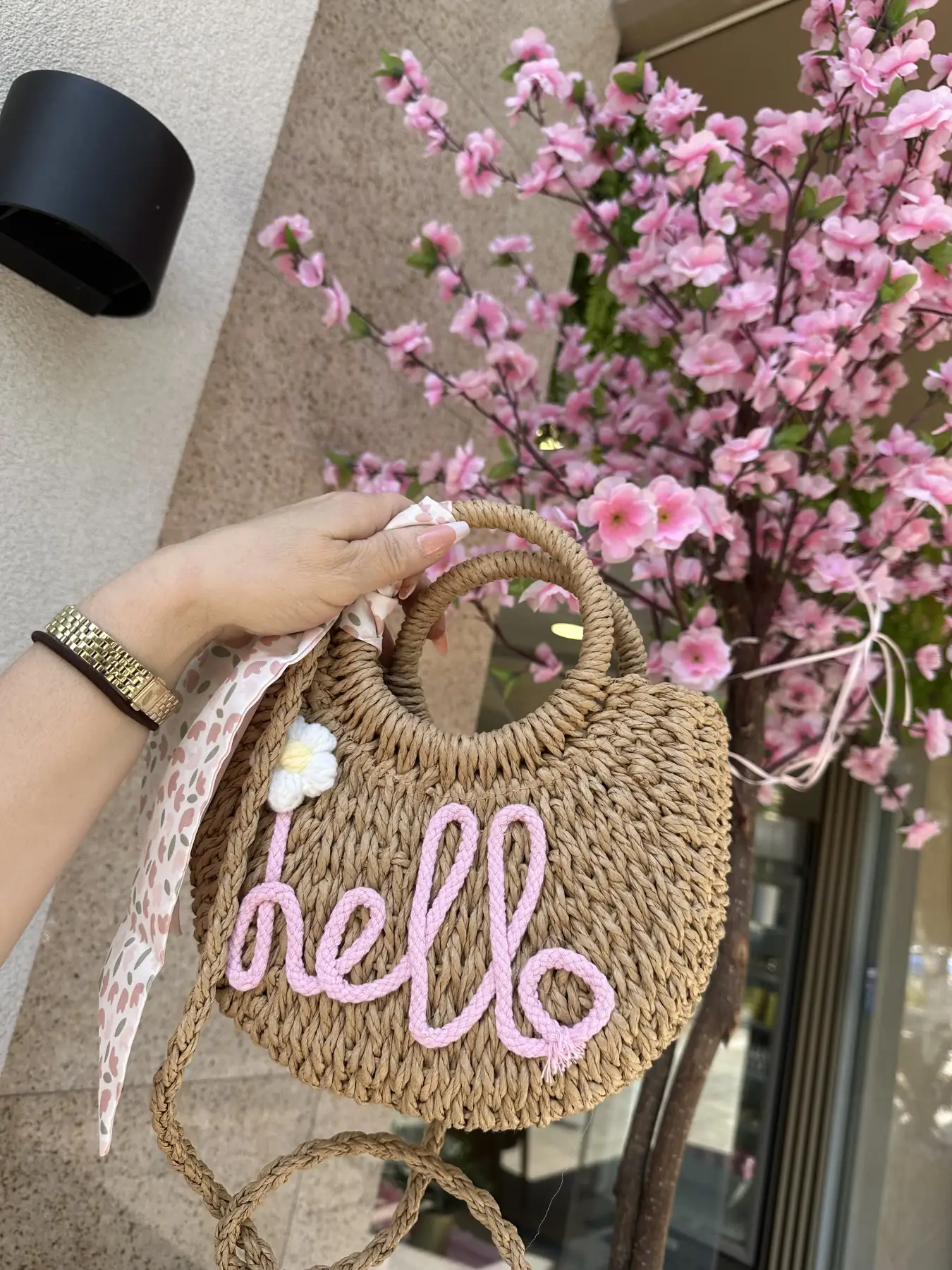 Ψάθινο τσαντάκι με λογότυπο κέντημα και λουράκι