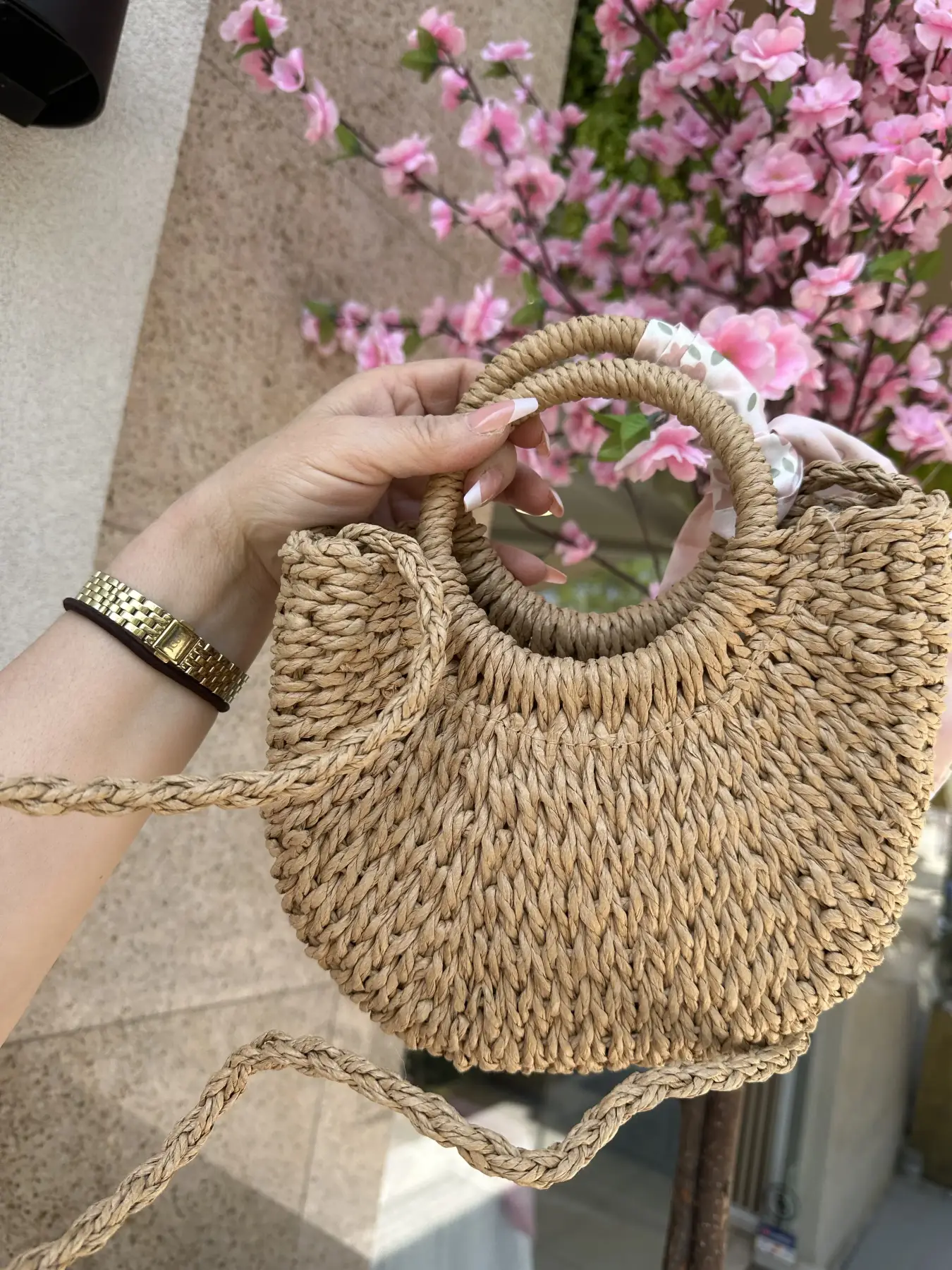 Ψάθινο τσαντάκι με λογότυπο κέντημα και λουράκι