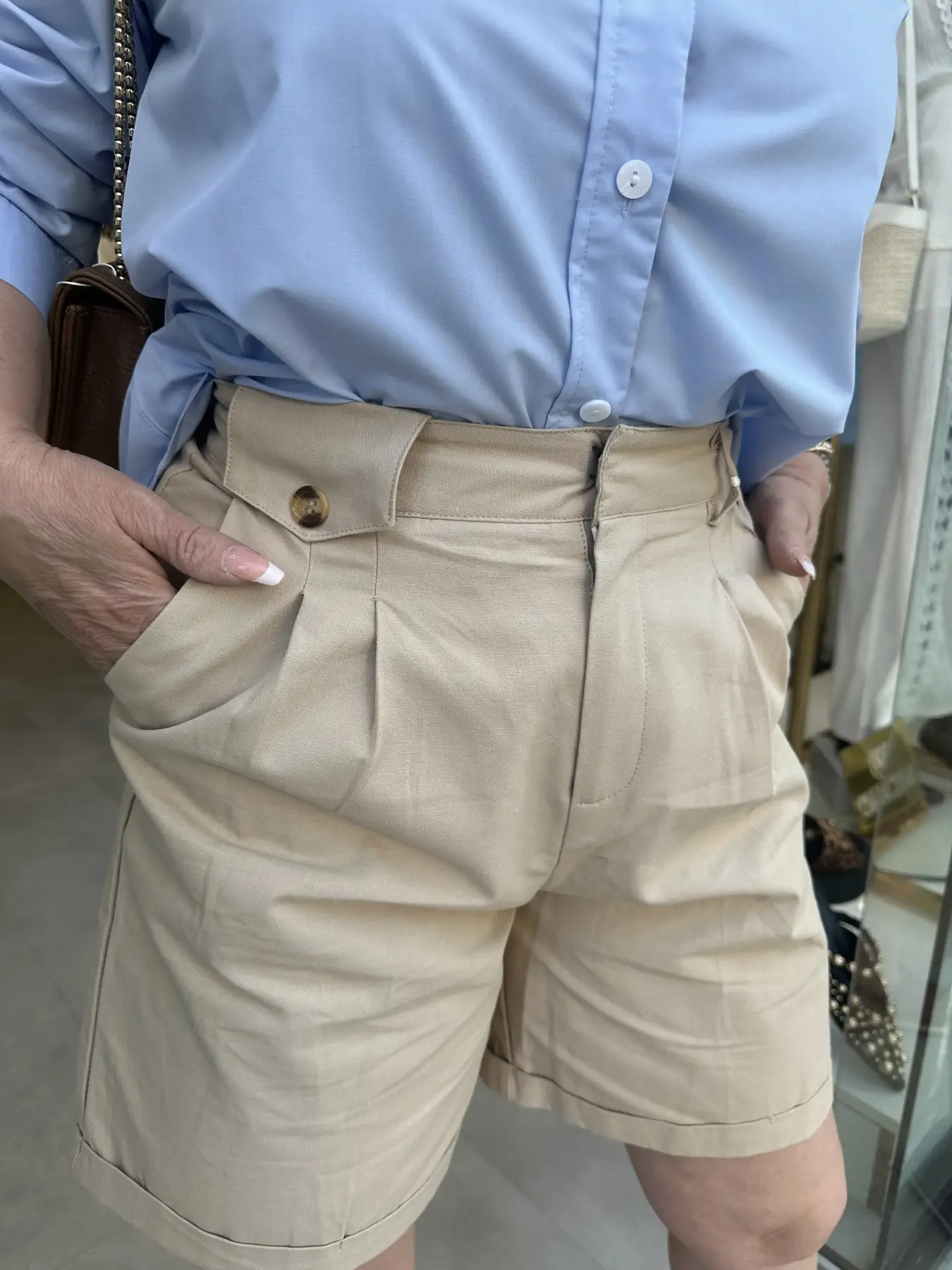 Μπεζ βερμούδα καλοκαιρινή με πιέτες