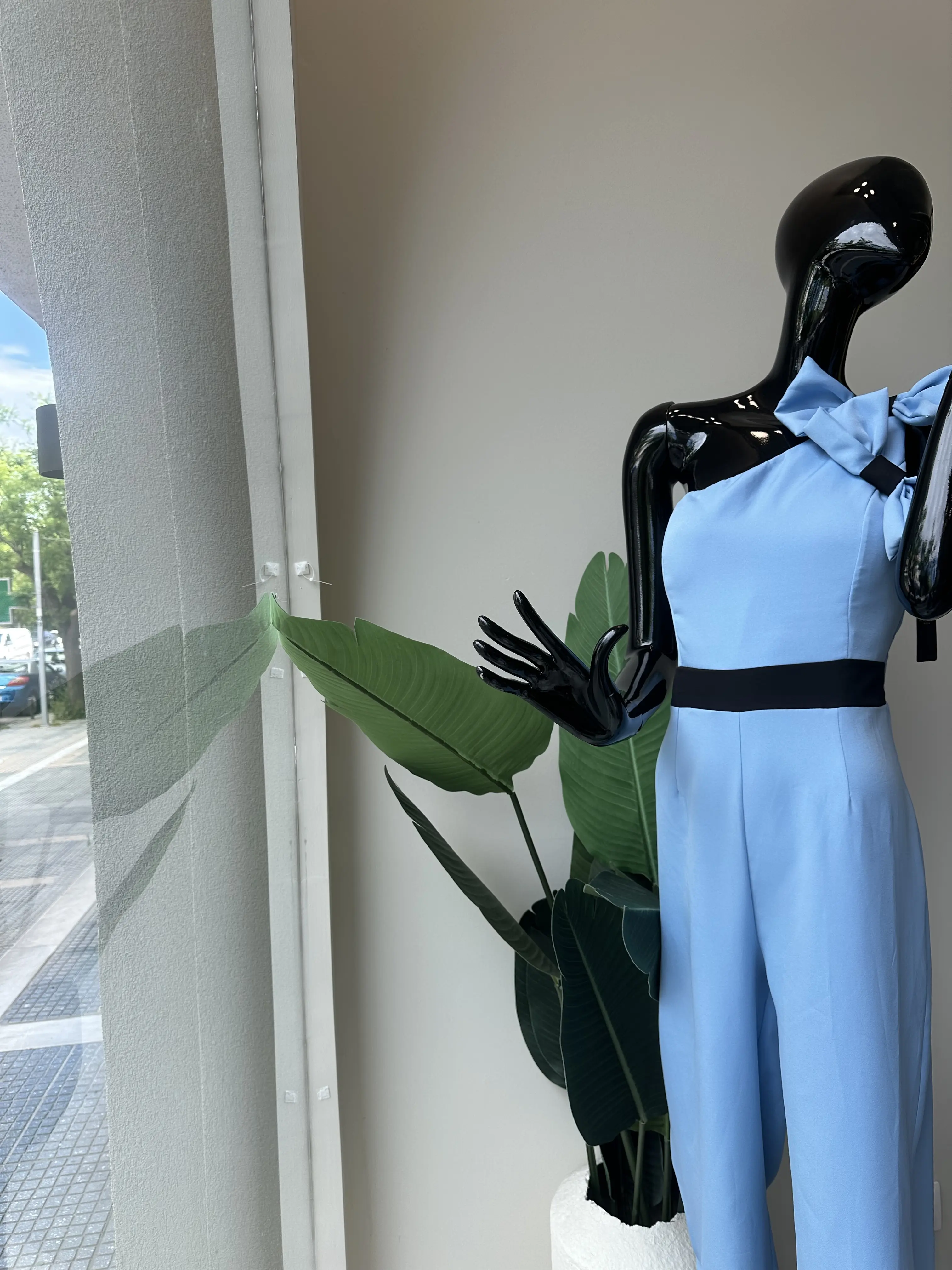 Γαλάζια ολόσωμη φόρμα με λεπτομέρεια φιογκάκια