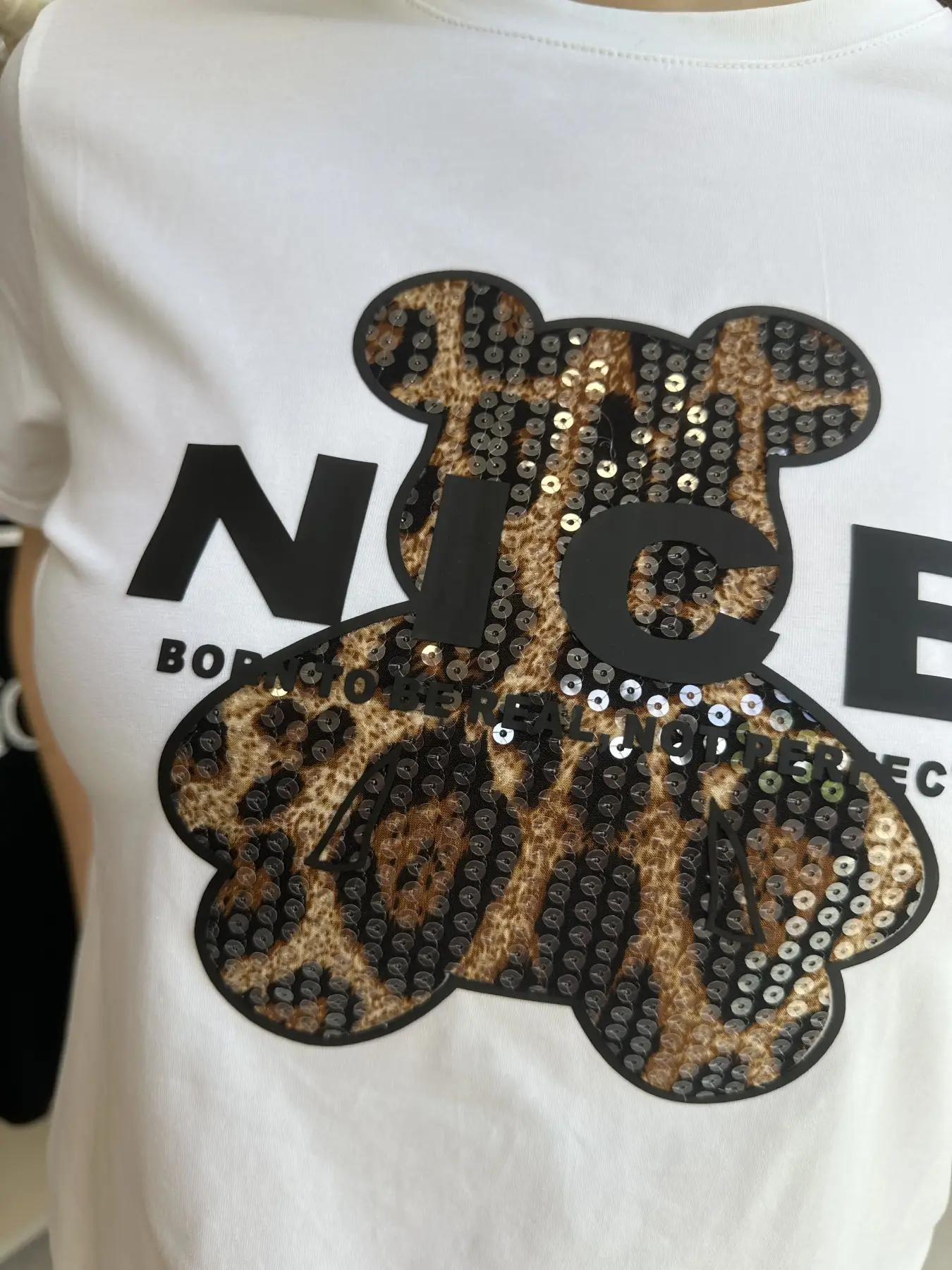 Κοντομάνικο t-shirt με λεπτομέρεια λεοπάρ αρκουδάκι