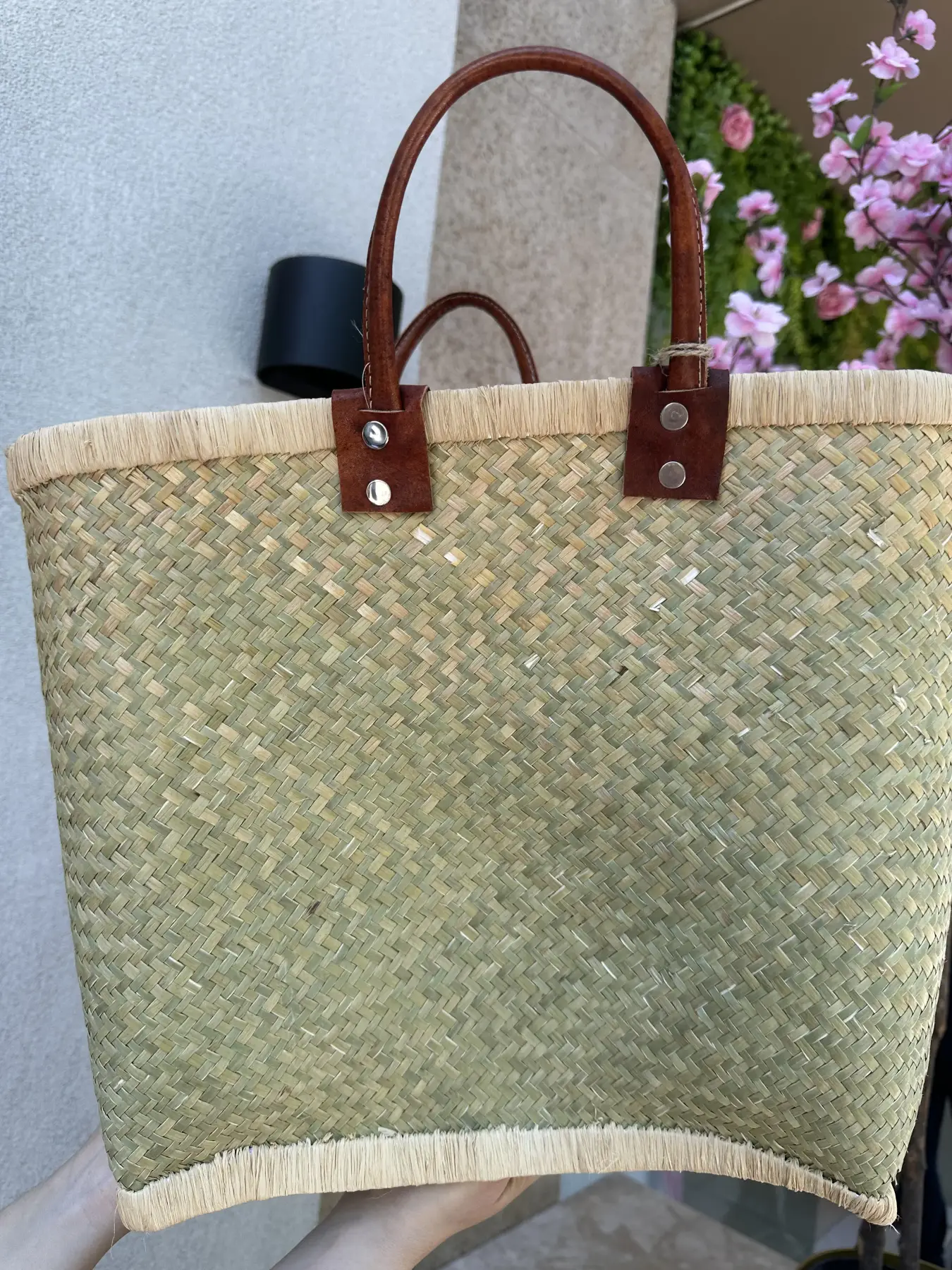 Χειροποίητη ψάθινη τετράγωνη τσάντα με δερμάτινα χερούλια