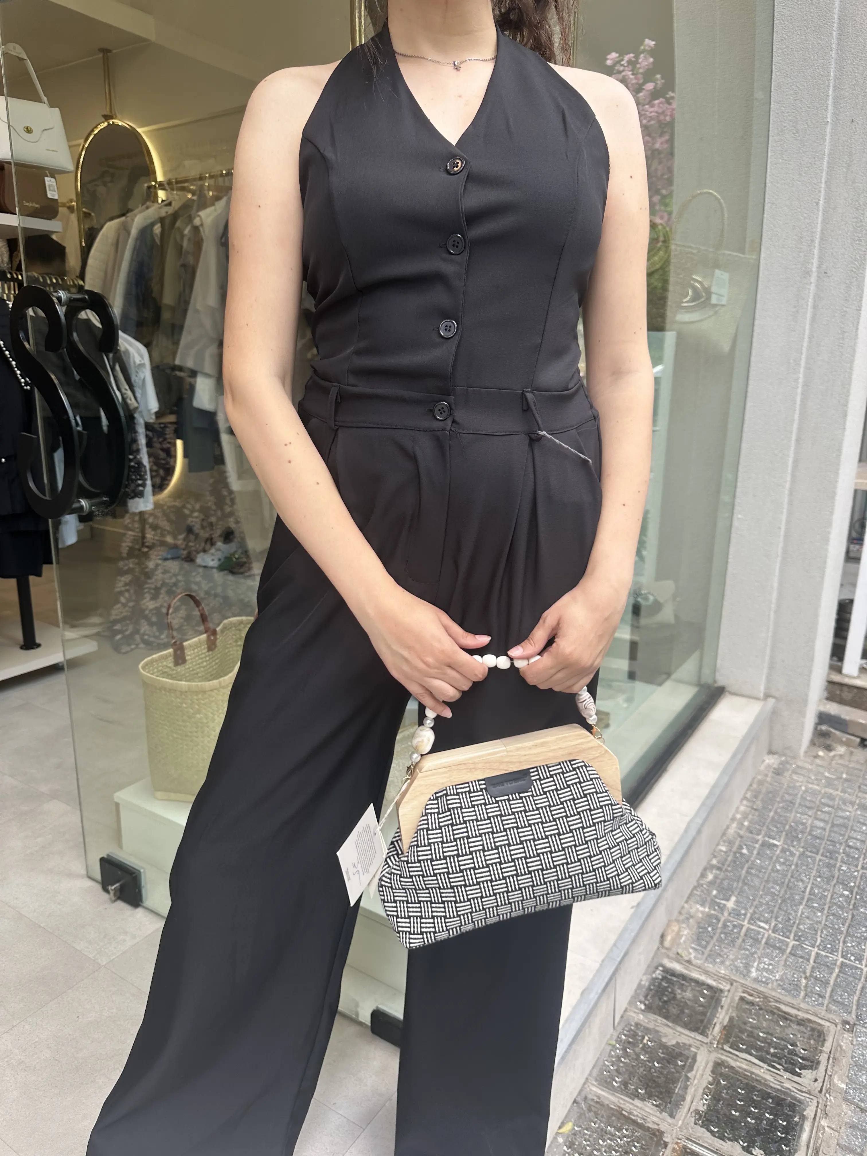 Ολόσωμη Φόρμα Μαύρη Με Δέσιμο Στον Λαιμό