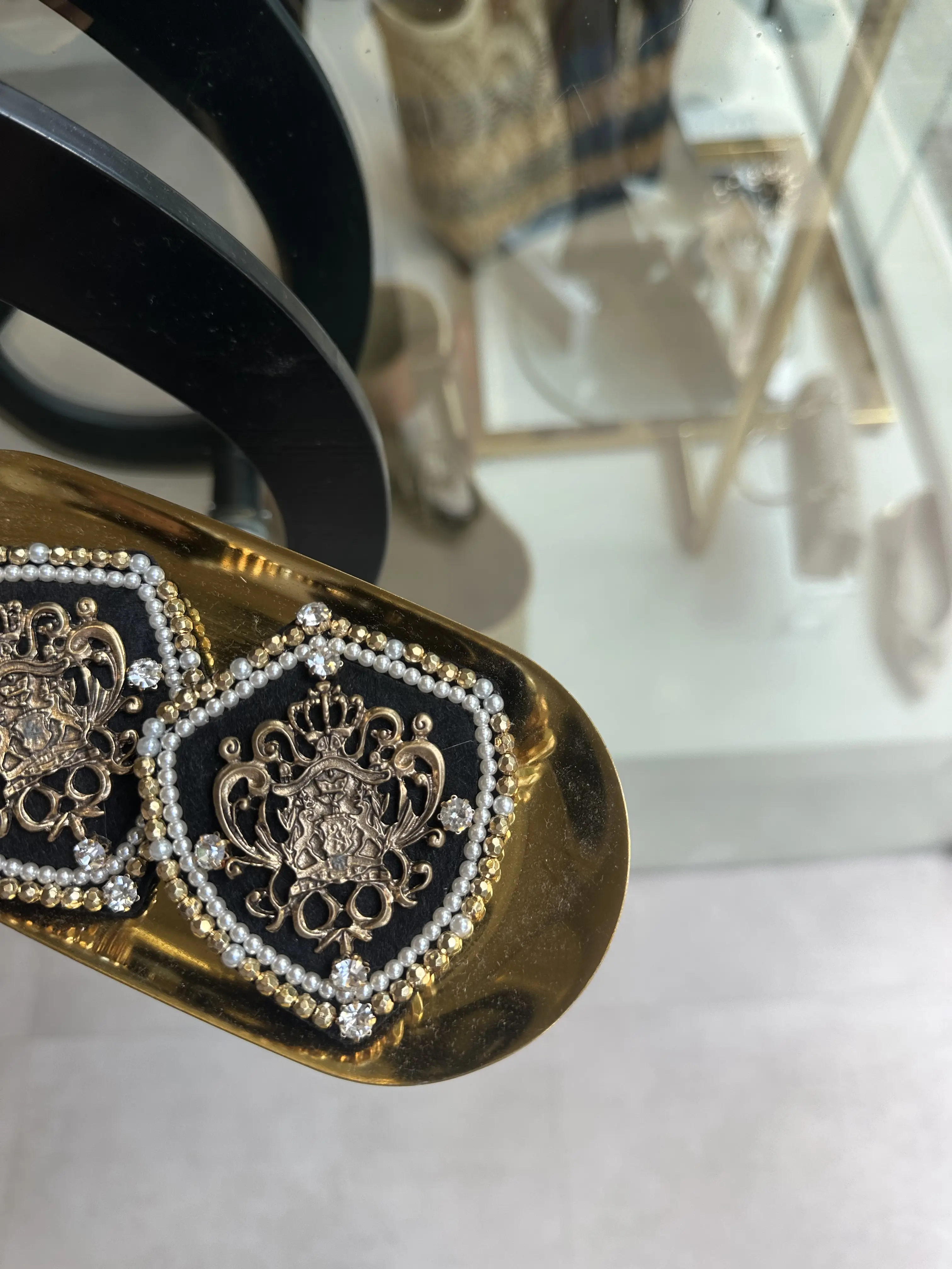 Καρφίτσα Queen