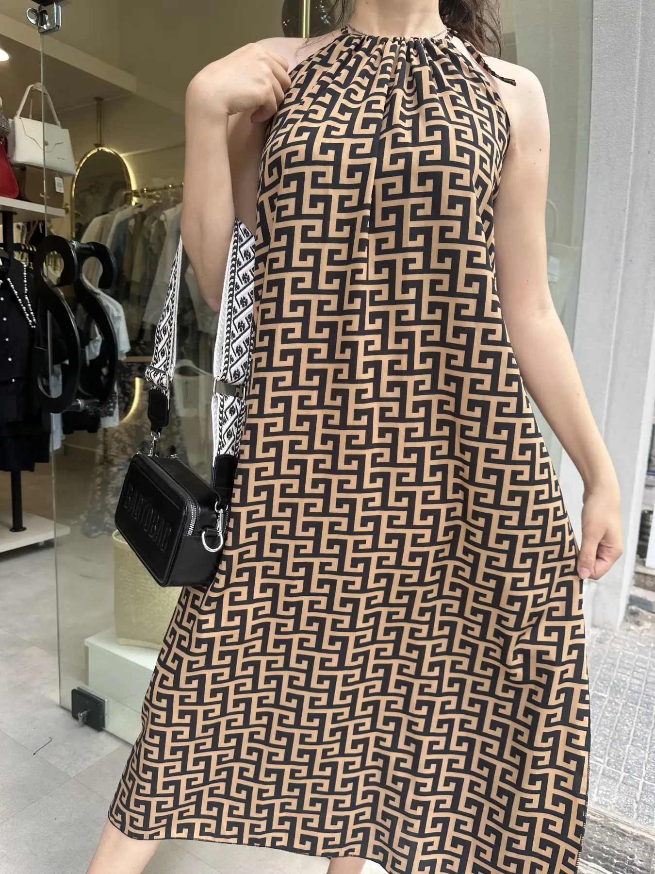 Φόρεμα με Γεωμετρικά Σχέδια