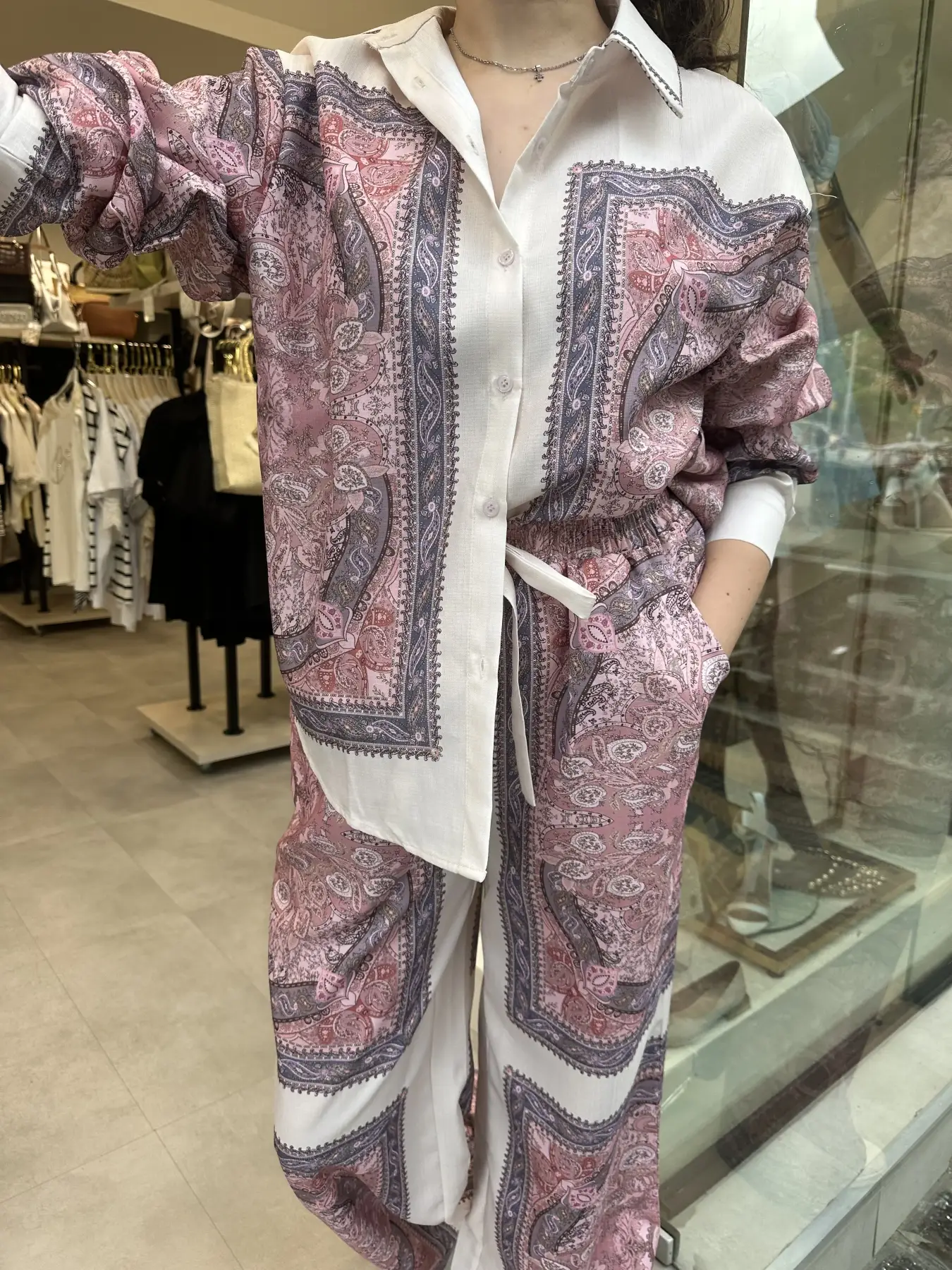 Εμπριμέ Oversized Σετ Με Πουκάμισο και Παντελόνα