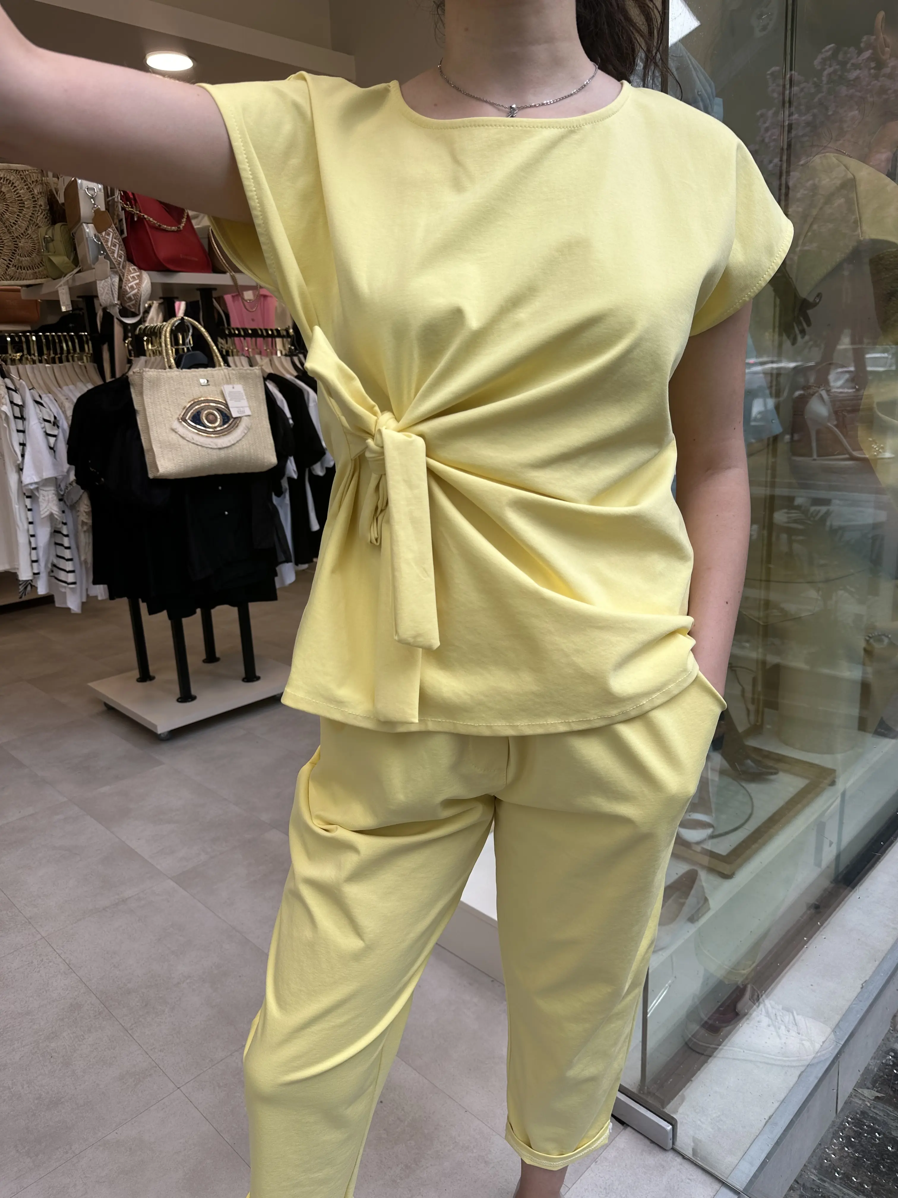 Σέτ κίτρινο με κόμπο στο πλάι