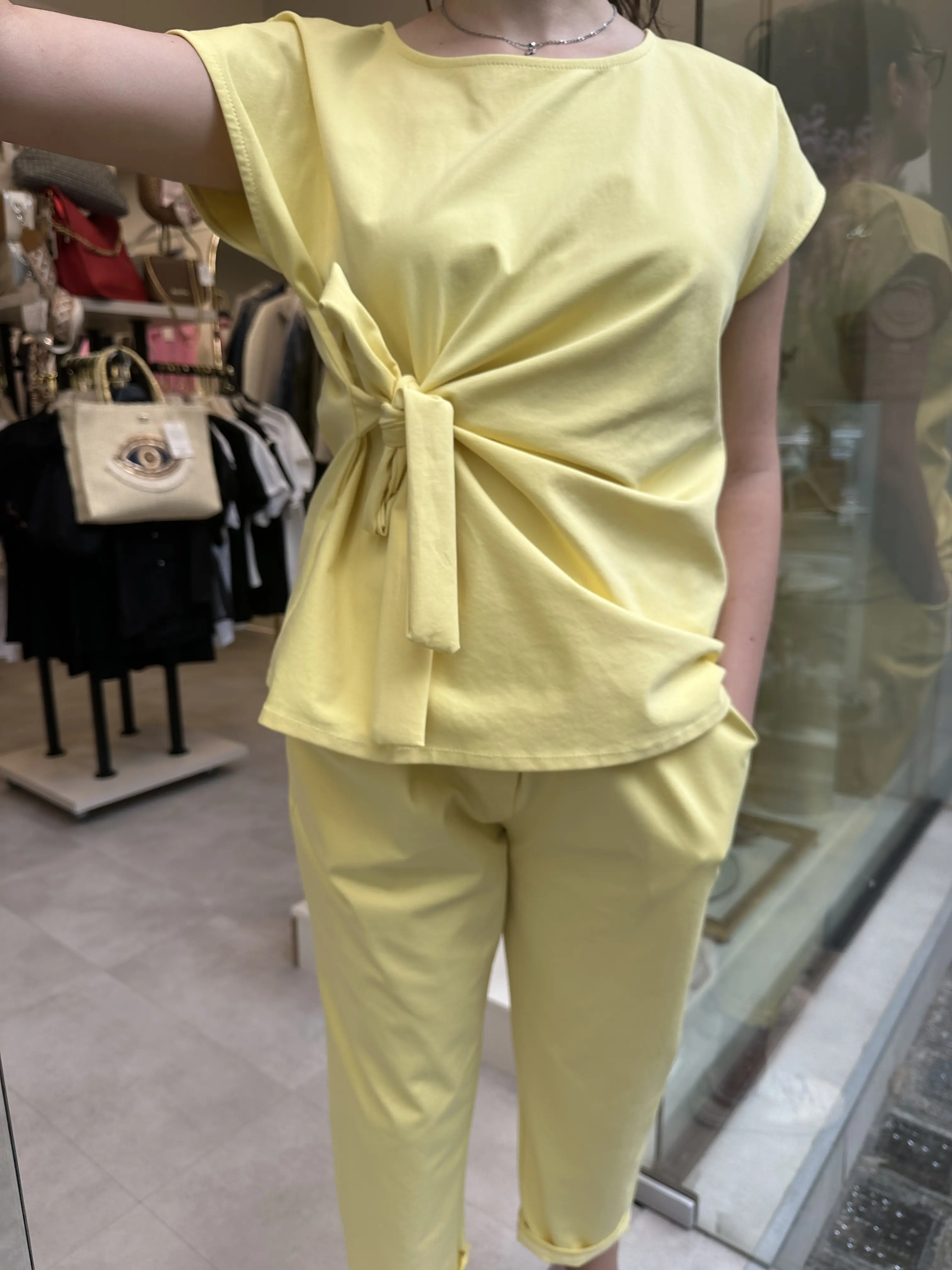 Σέτ κίτρινο με κόμπο στο πλάι