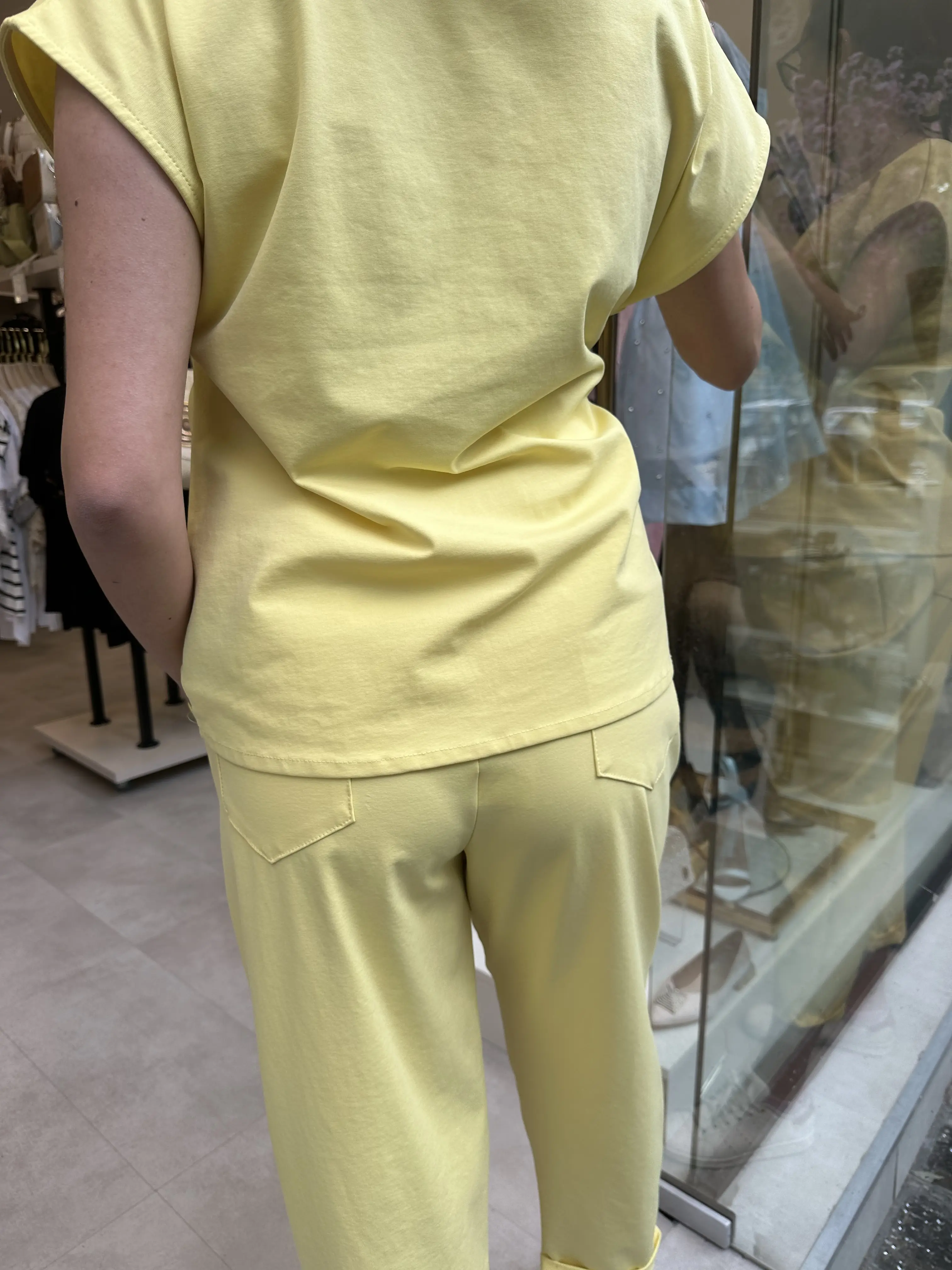 Σέτ κίτρινο με κόμπο στο πλάι