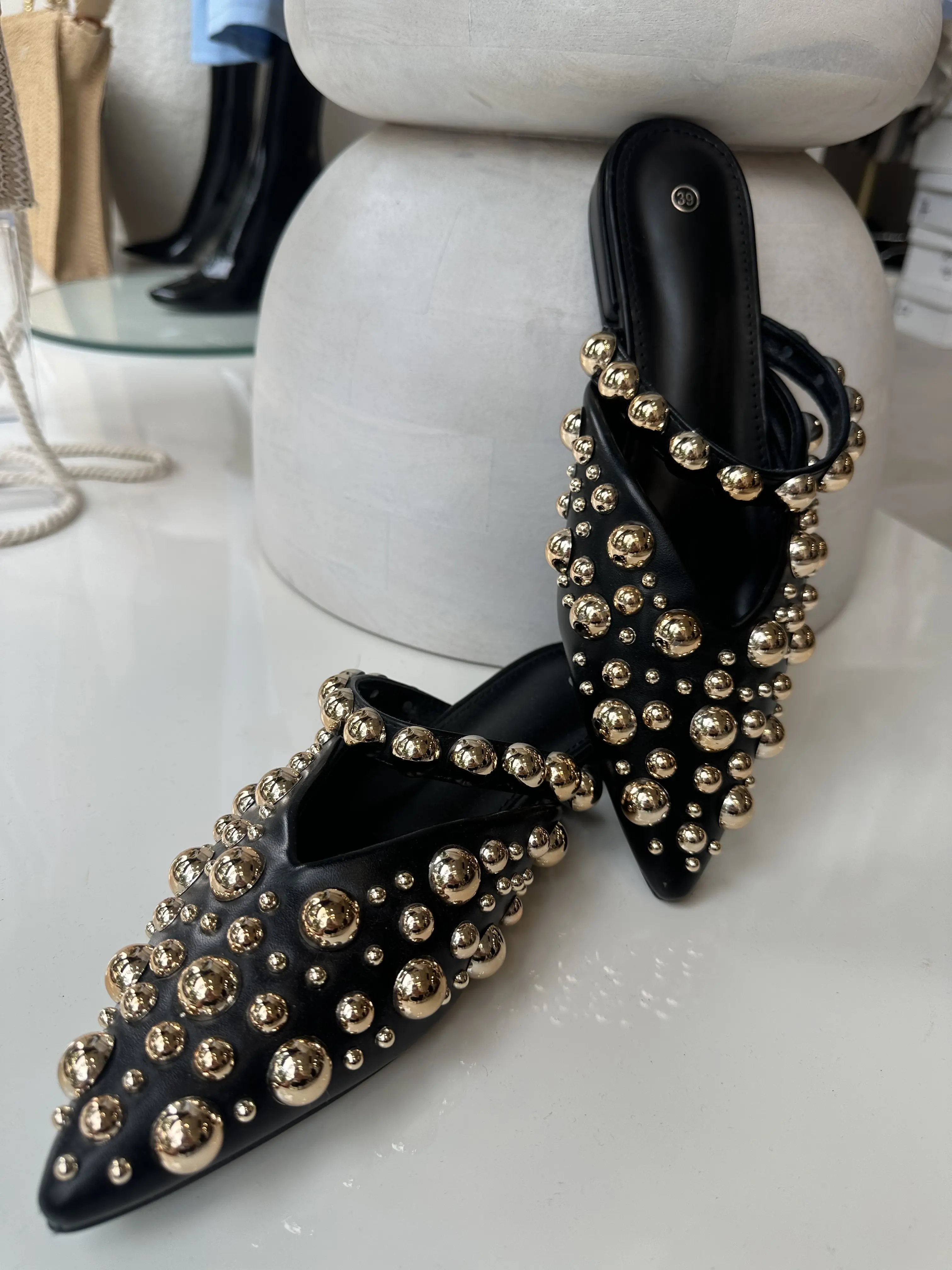 Mules με Χρυσά Τρουκς