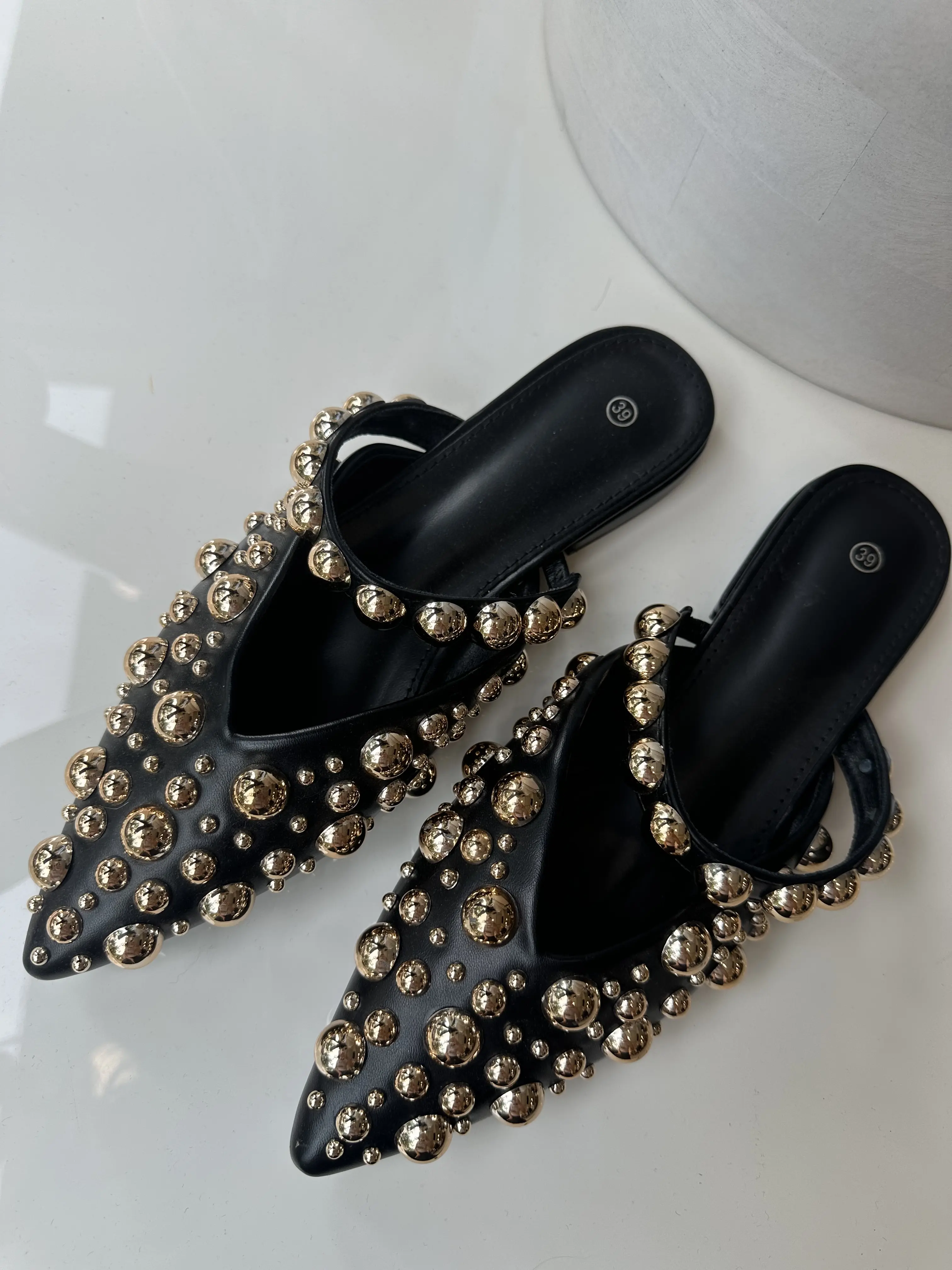 Mules με Χρυσά Τρουκς