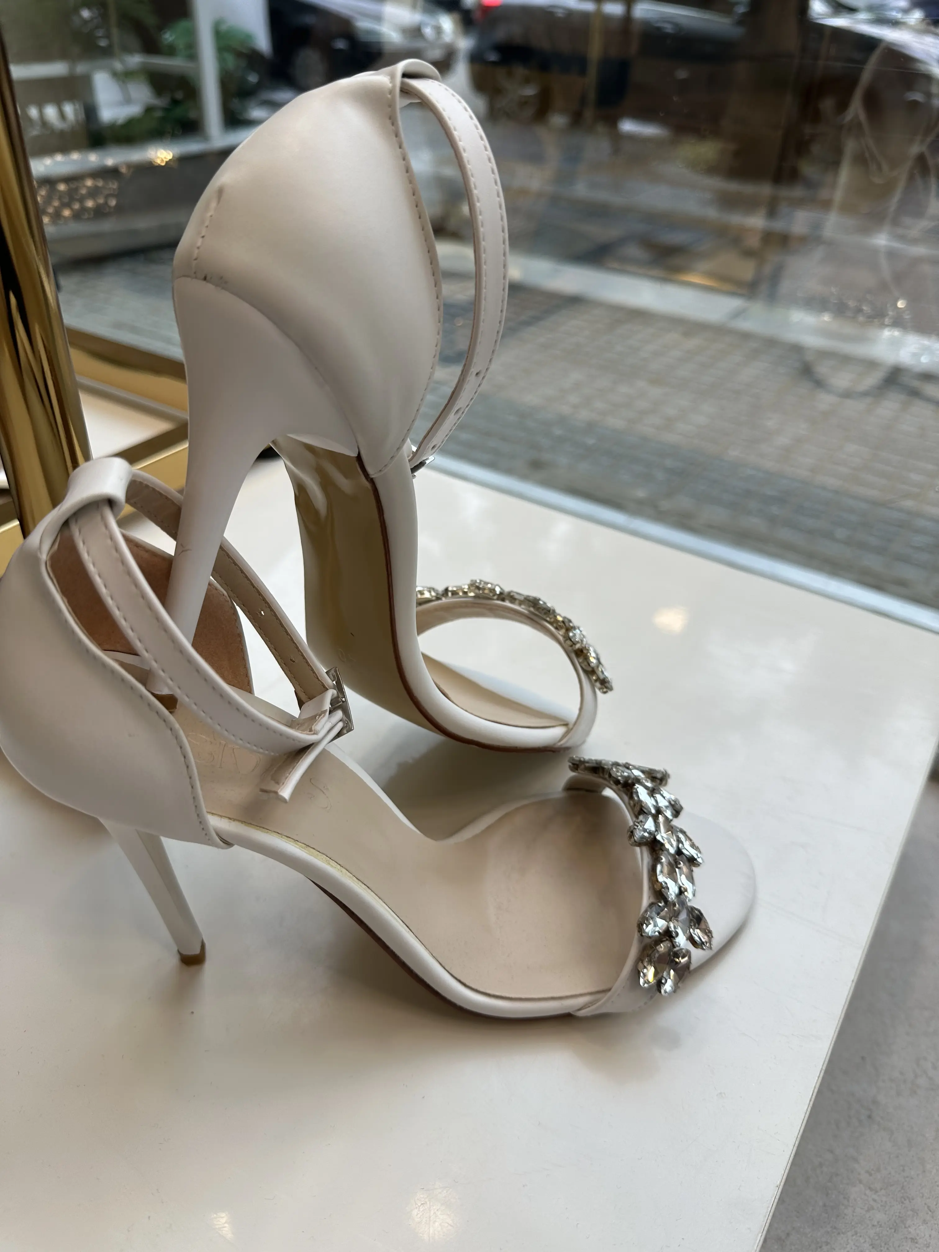 Λευκό Πέδιλο με Στρας