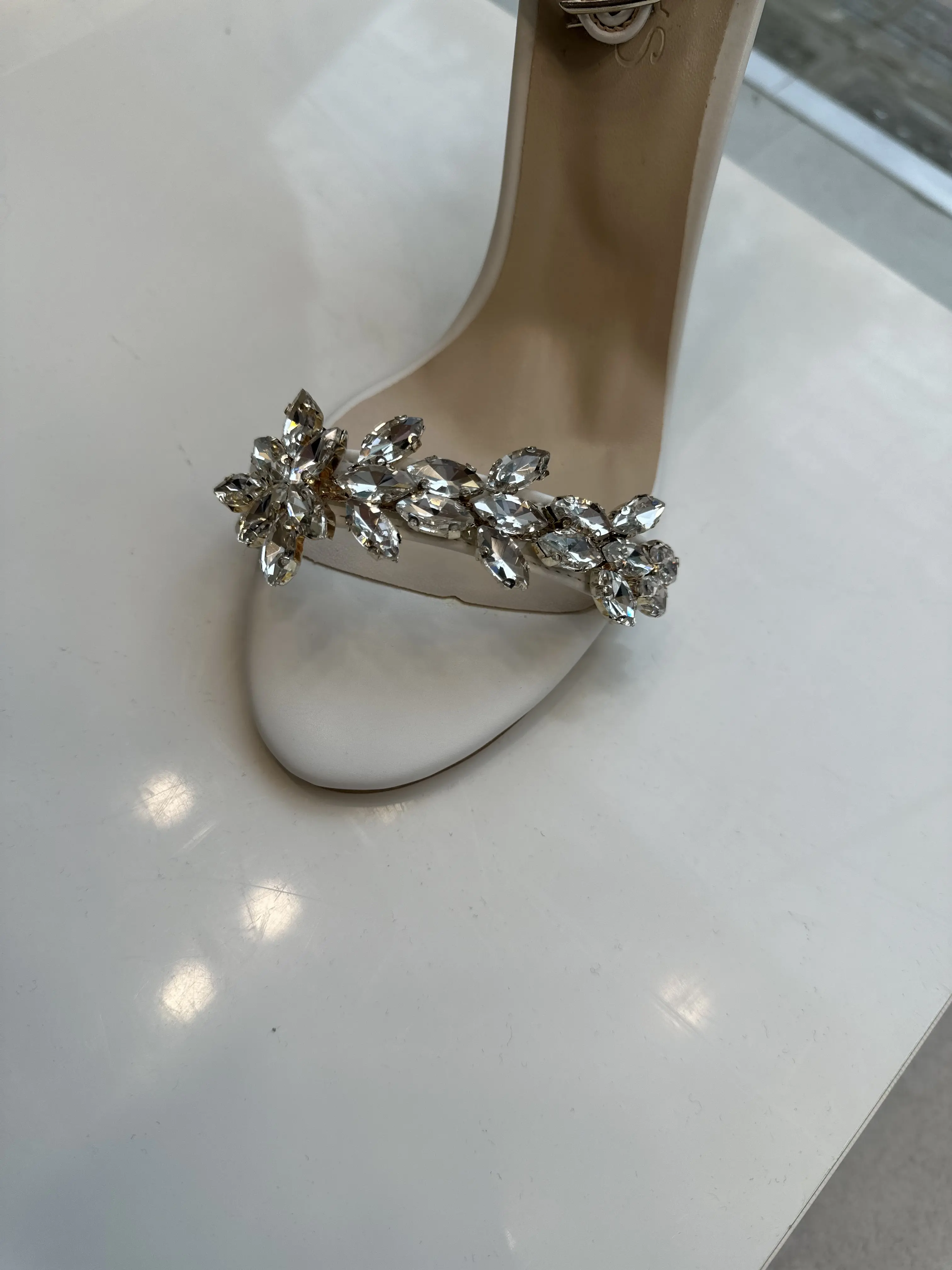 Λευκό Πέδιλο με Στρας