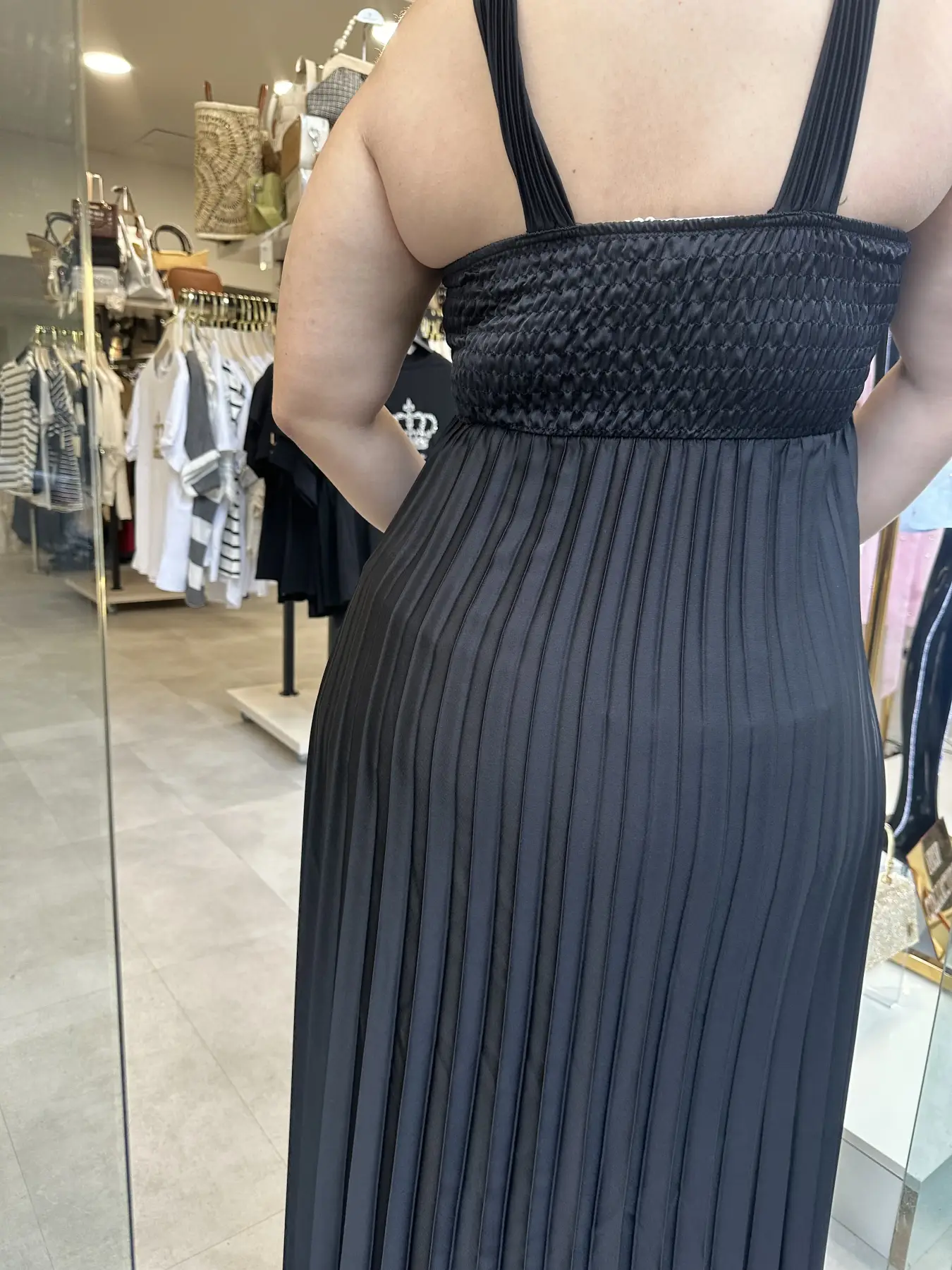 Φόρεμα μάυρο πλισέ