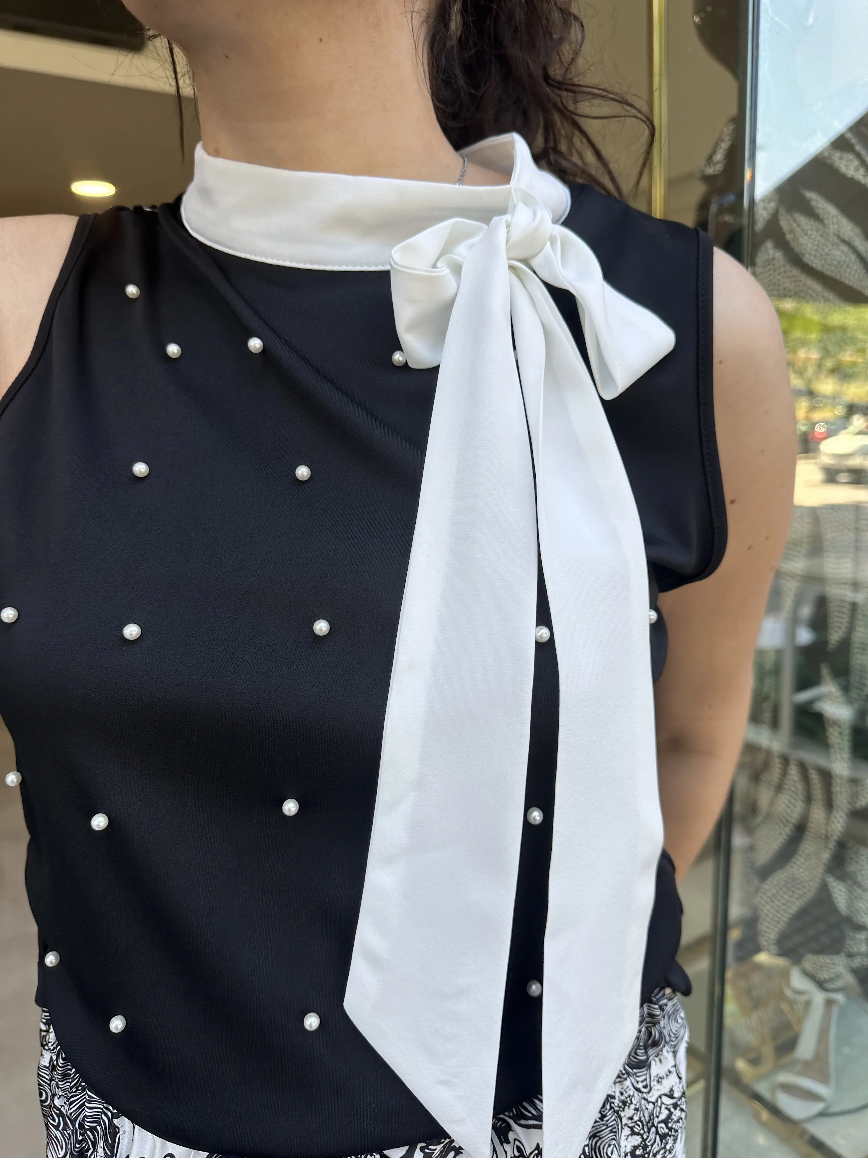 Μπλούζα μάυρη με πέρλες