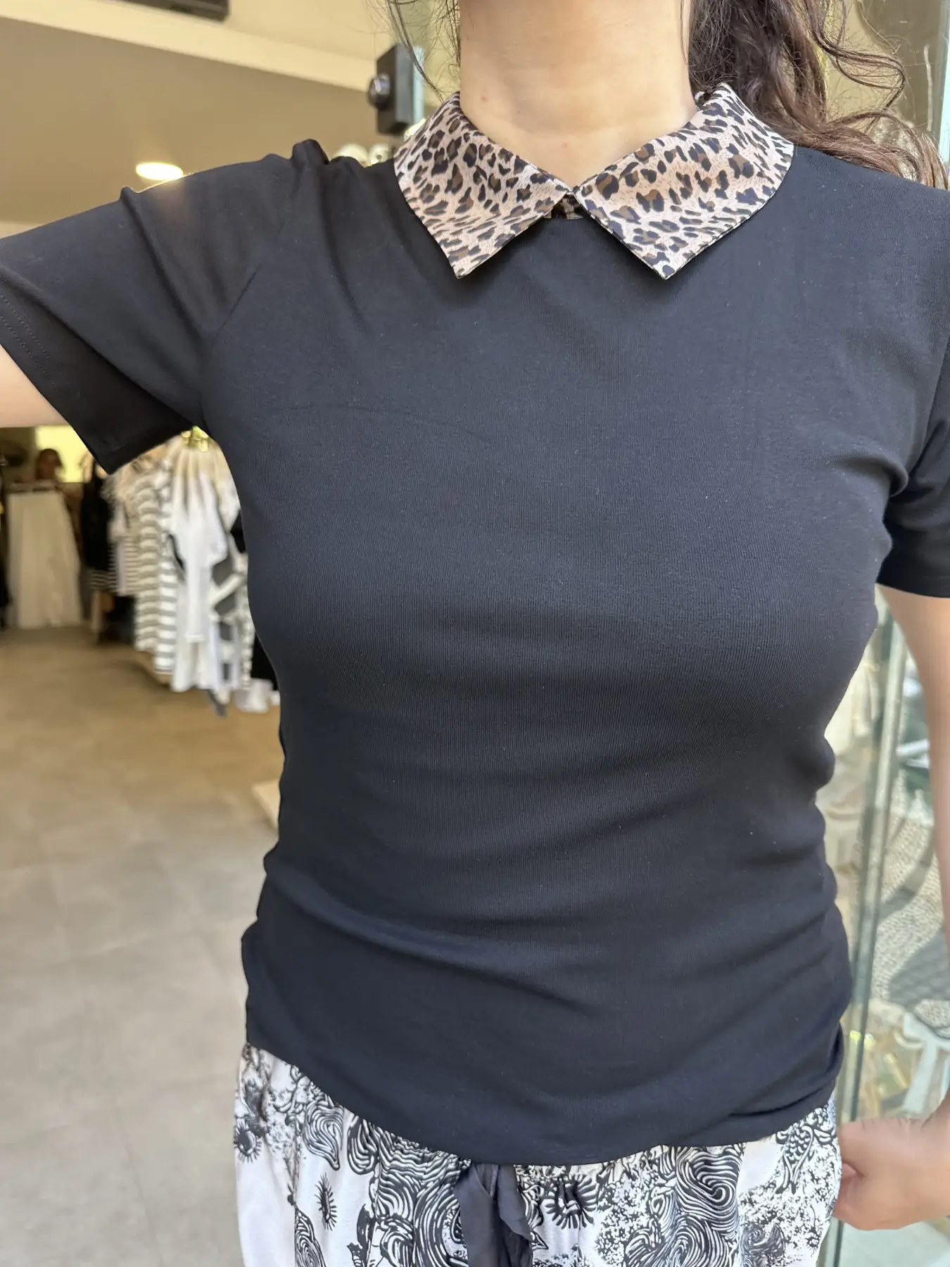 Μπλούζα με λεοπάρ γιακά