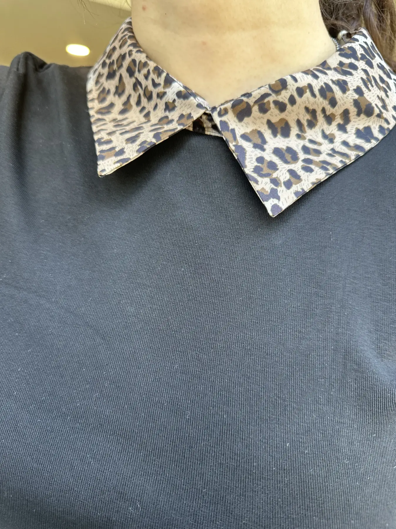 Μπλούζα με λεοπάρ γιακά