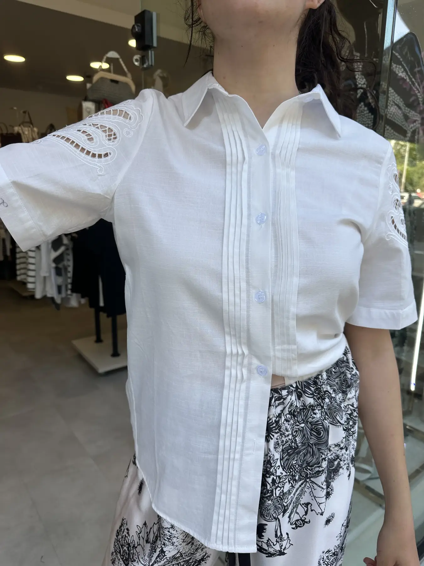 Πουκάμισο λευκό με κέντημα