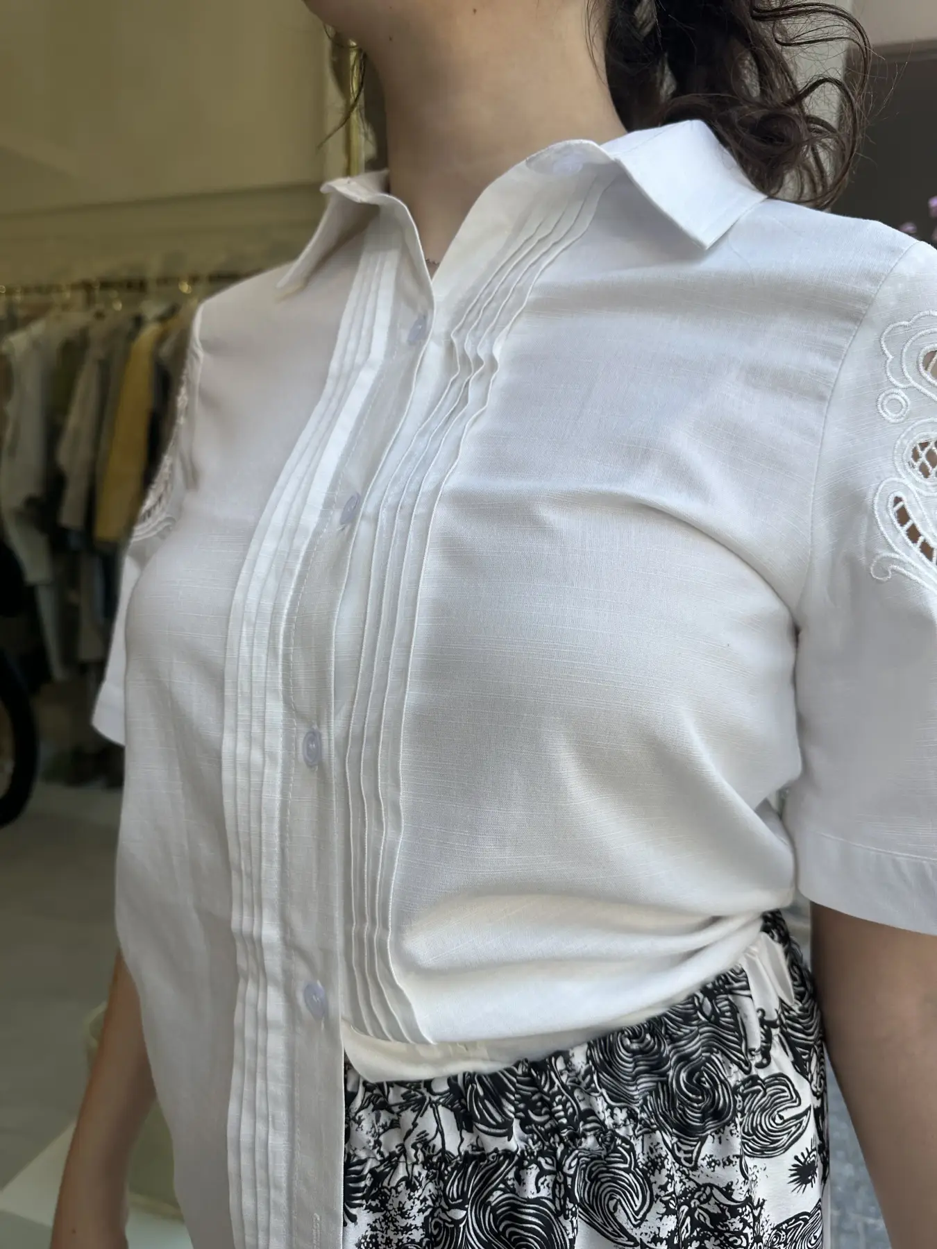 Πουκάμισο λευκό με κέντημα