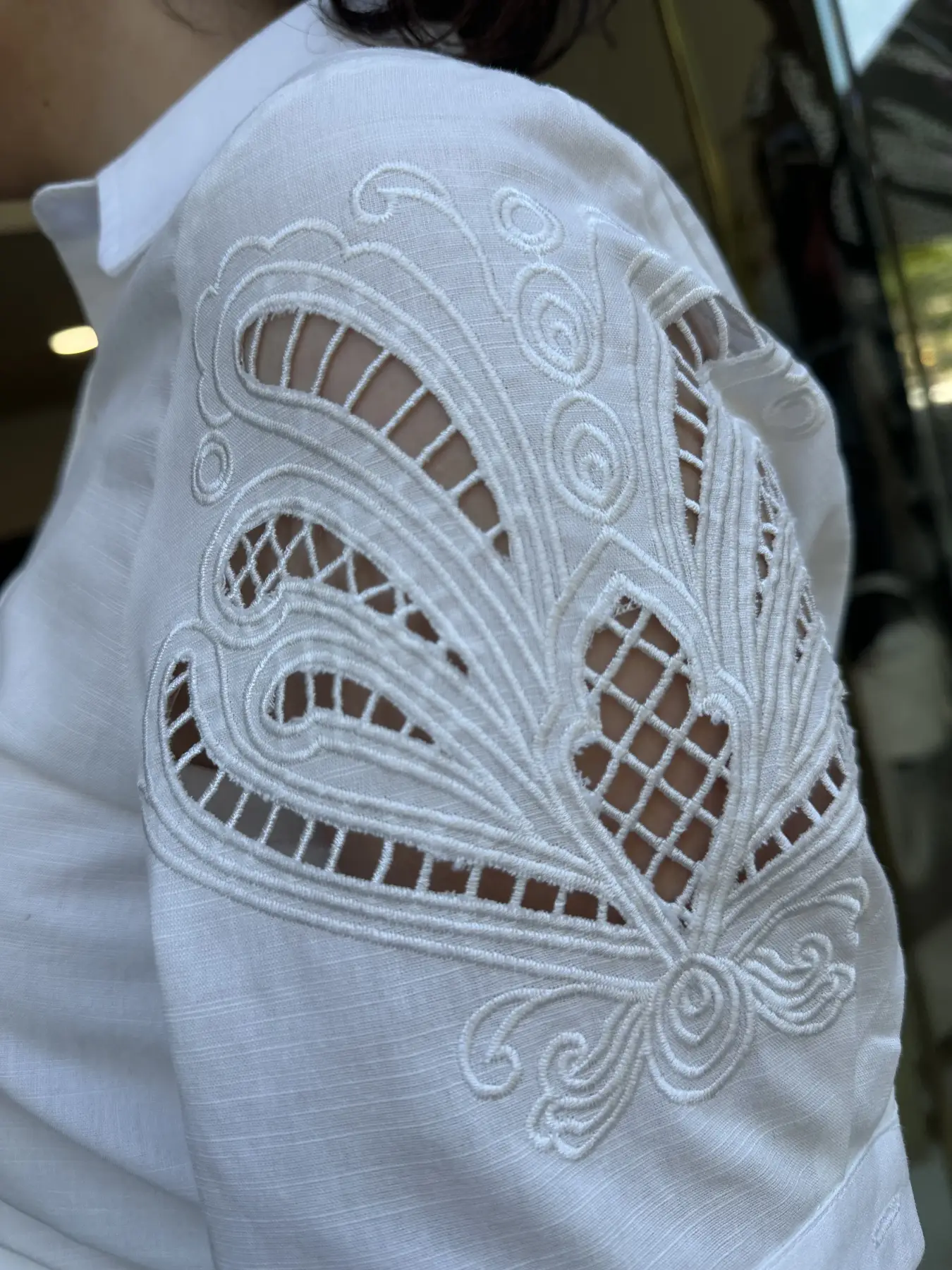 Πουκάμισο λευκό με κέντημα