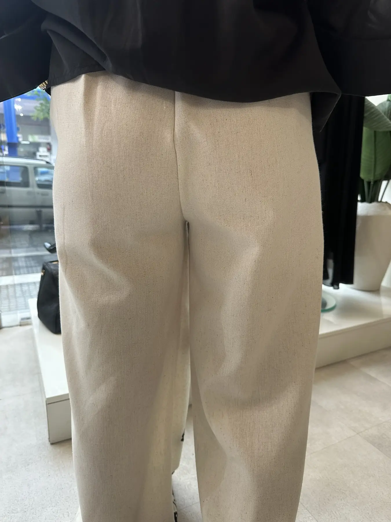 Μπεζ Παντελόνα με Κεντητά Λουλουδάκια