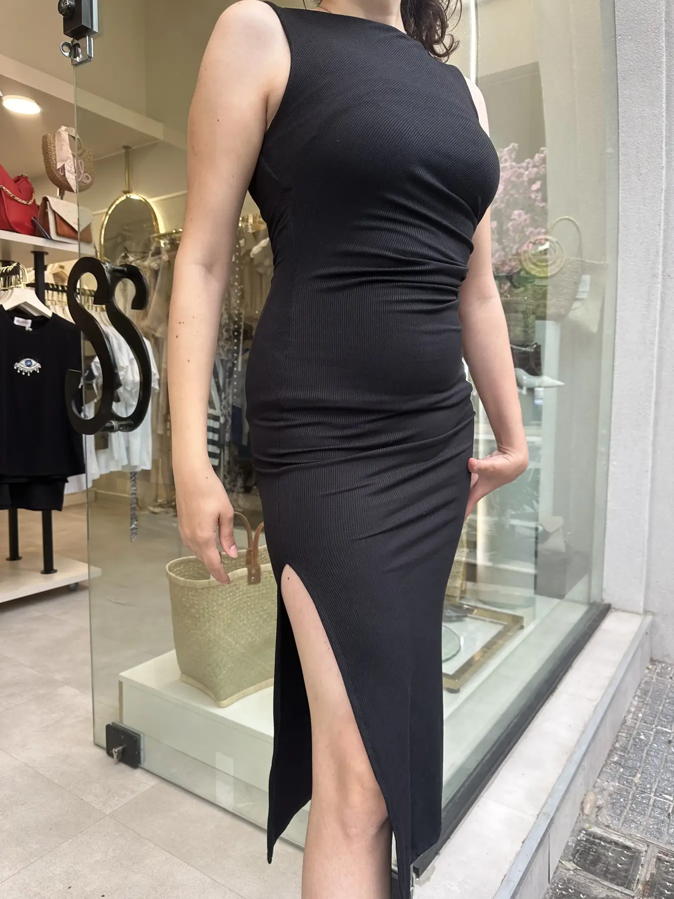 Μαύρο Εφαρμοστό Ριπ Φόρεμα με Σκίσιμο στο πλάι