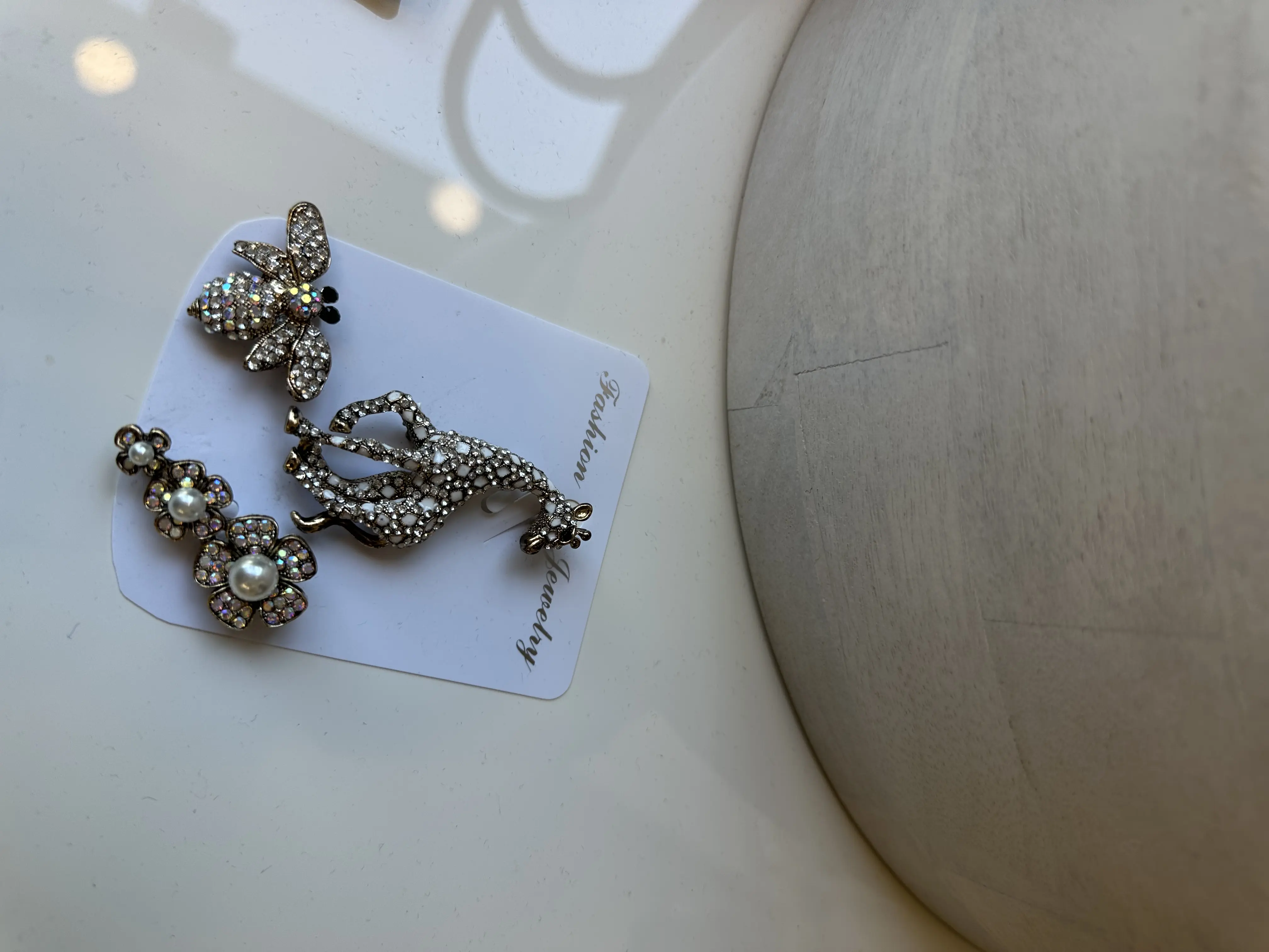 Σέτ καρφίτσα με καμηλοπάρδαλη