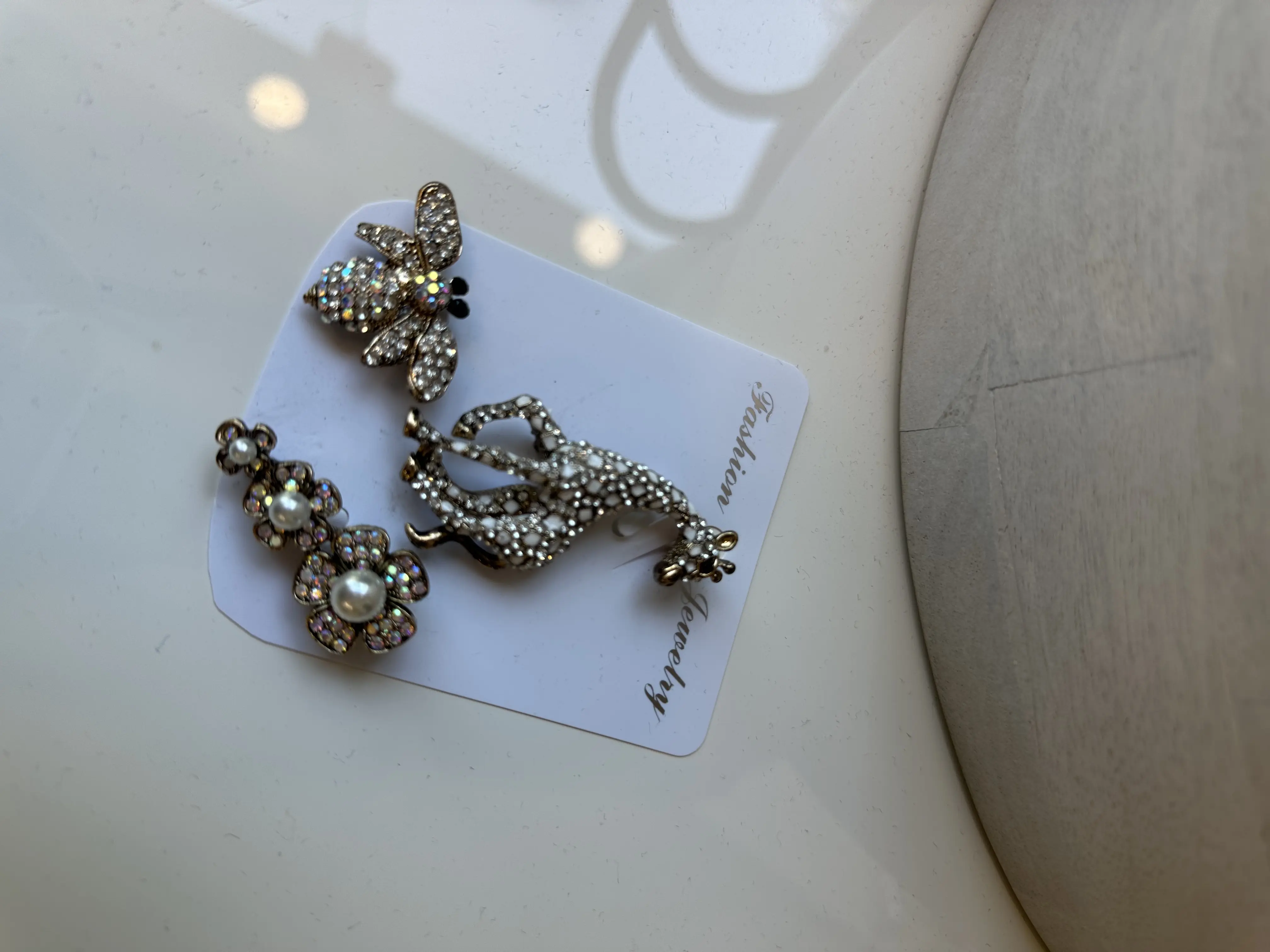 Σέτ καρφίτσα με καμηλοπάρδαλη