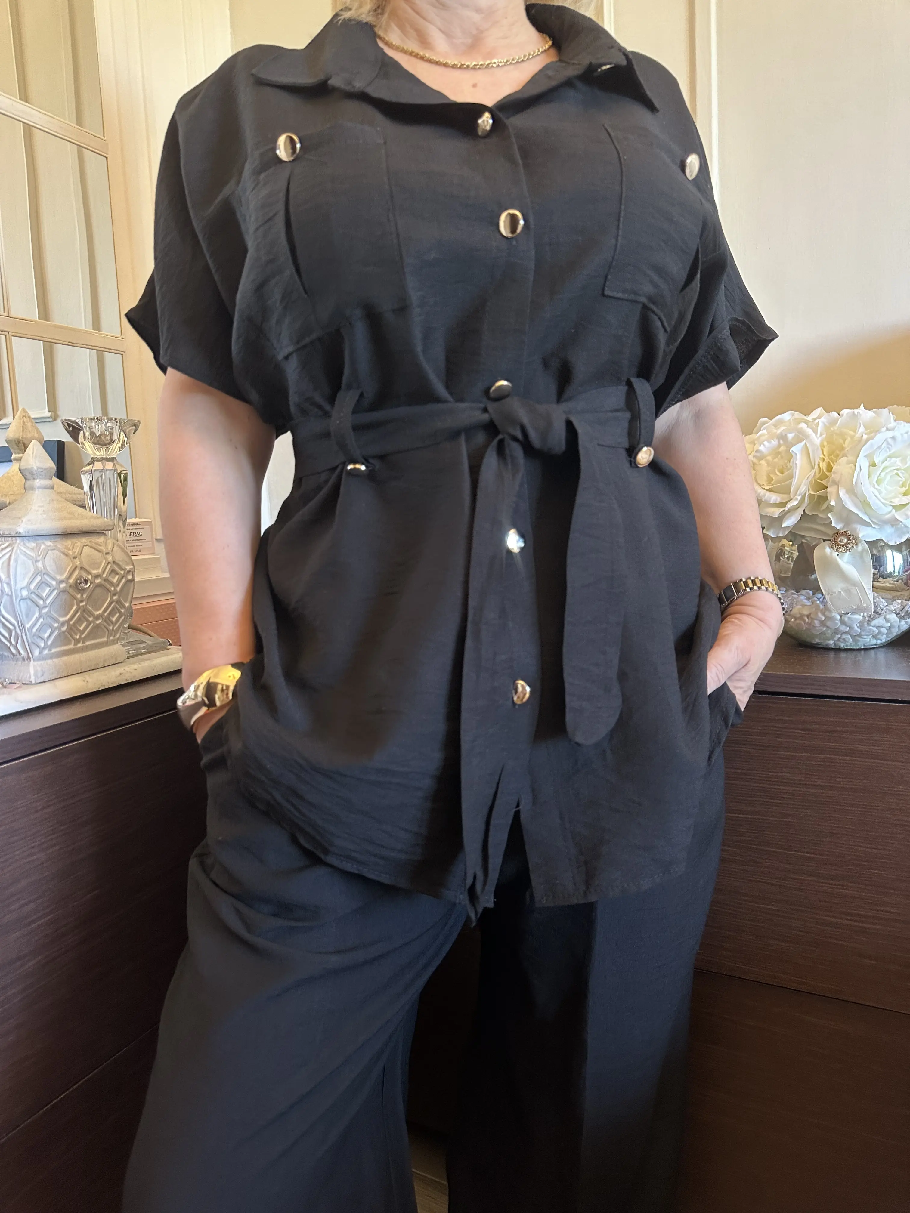 Μαύρο σετ παντελόνα με ζωνάκι στη μέση