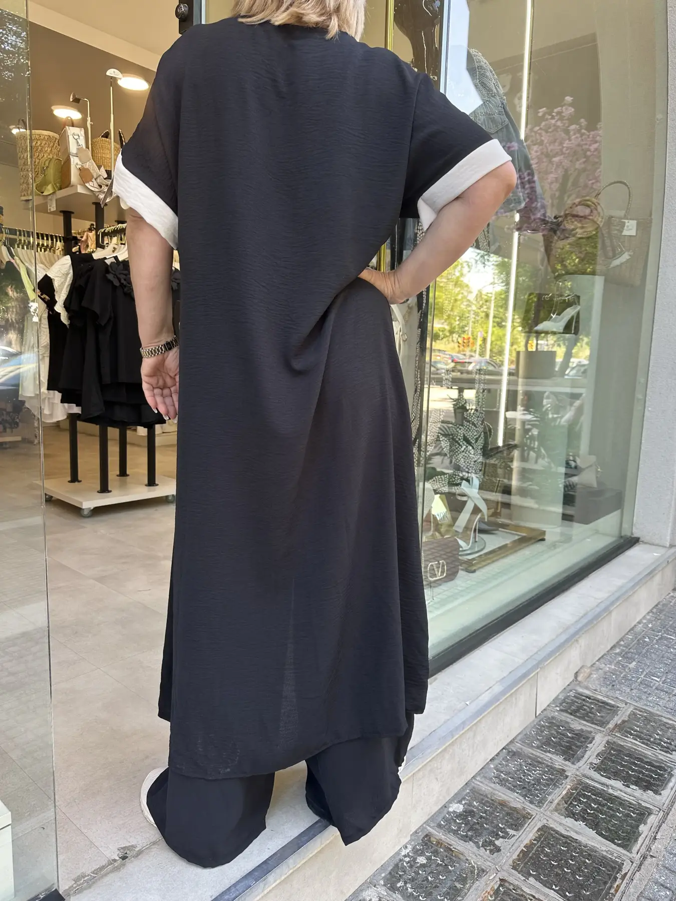 Σέτ μαύρο με άσπρη λεπτομέρεια