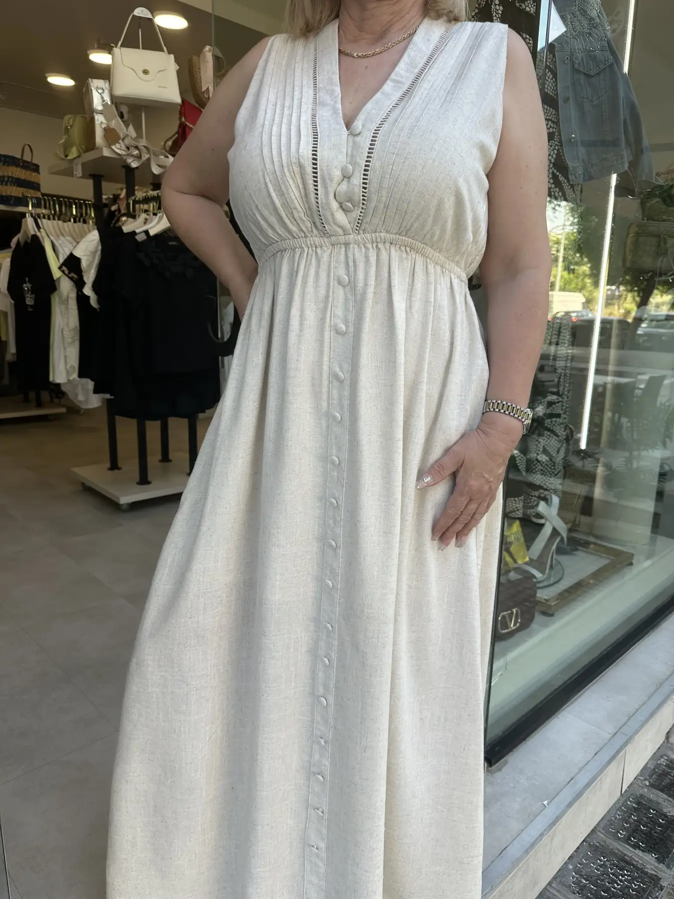 Φόρεμα μπέζ με κουμπιά