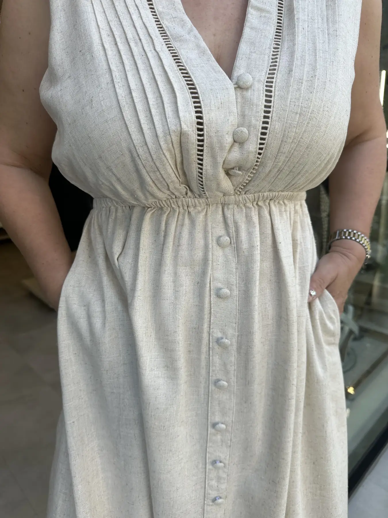 Φόρεμα μπέζ με κουμπιά