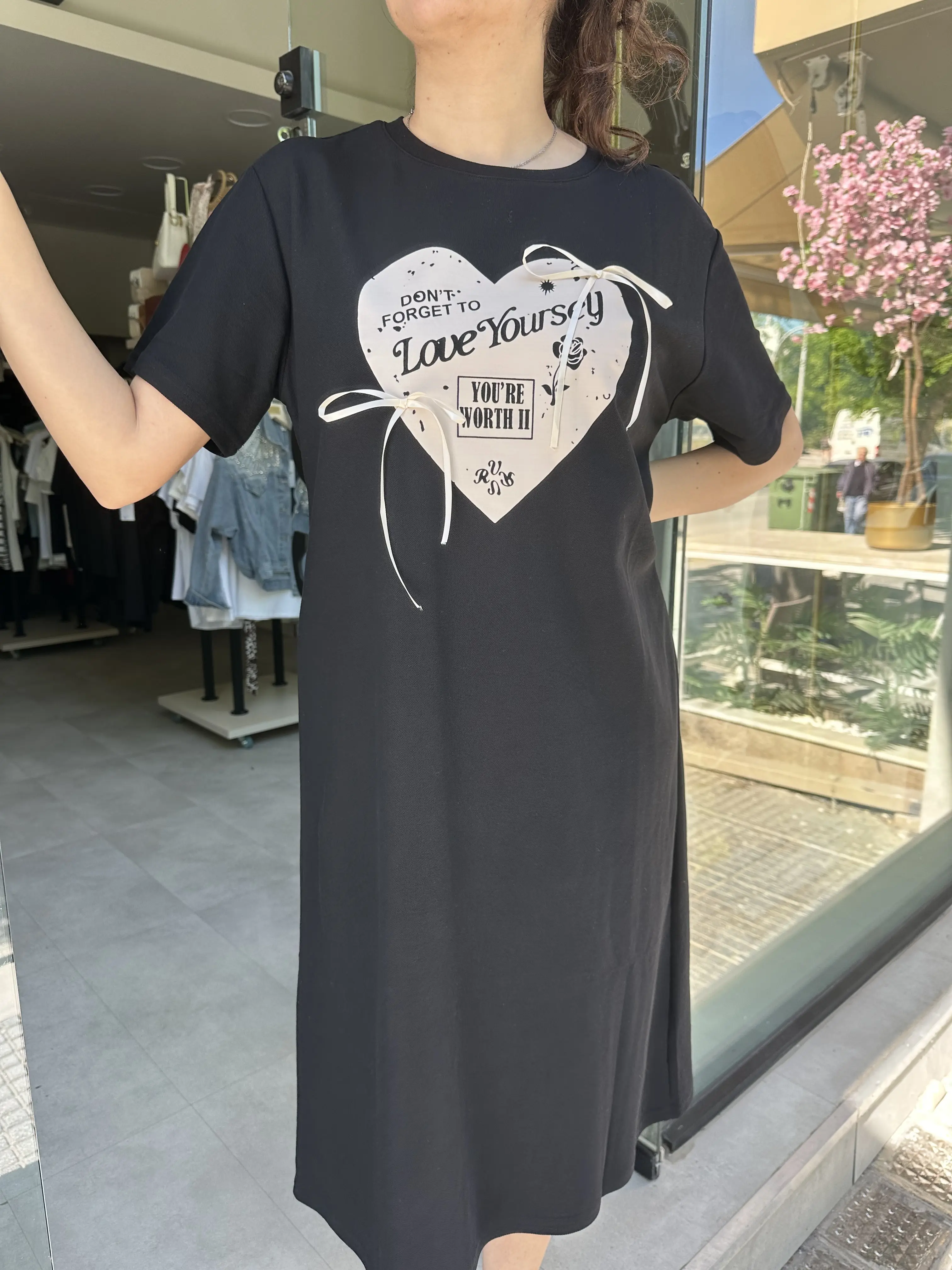 Φόρεμα μαύρο με καρδιά