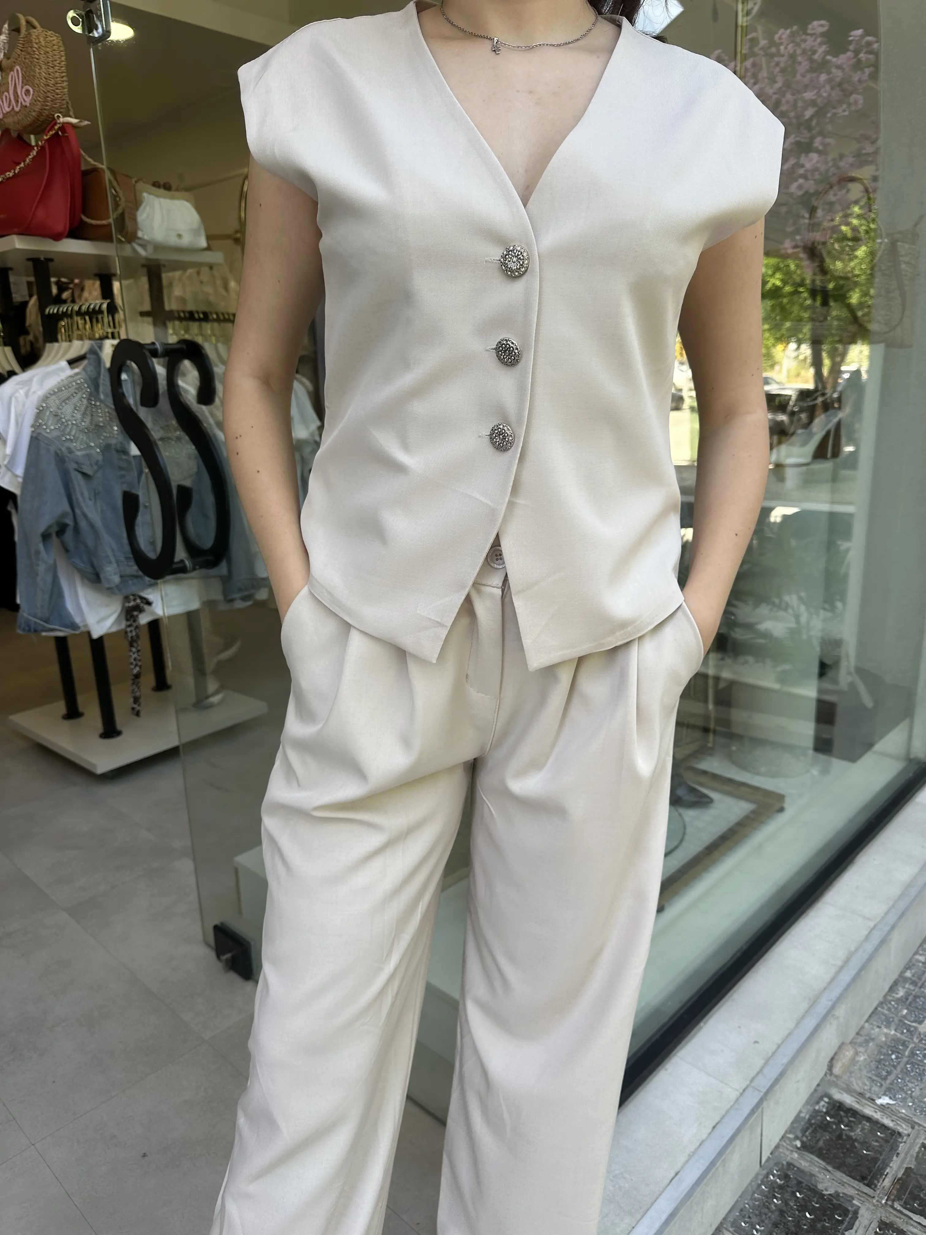 Μπεζ Σετ Γιλέκο με Κουμπάκια Λουλουδάκια με Στρας