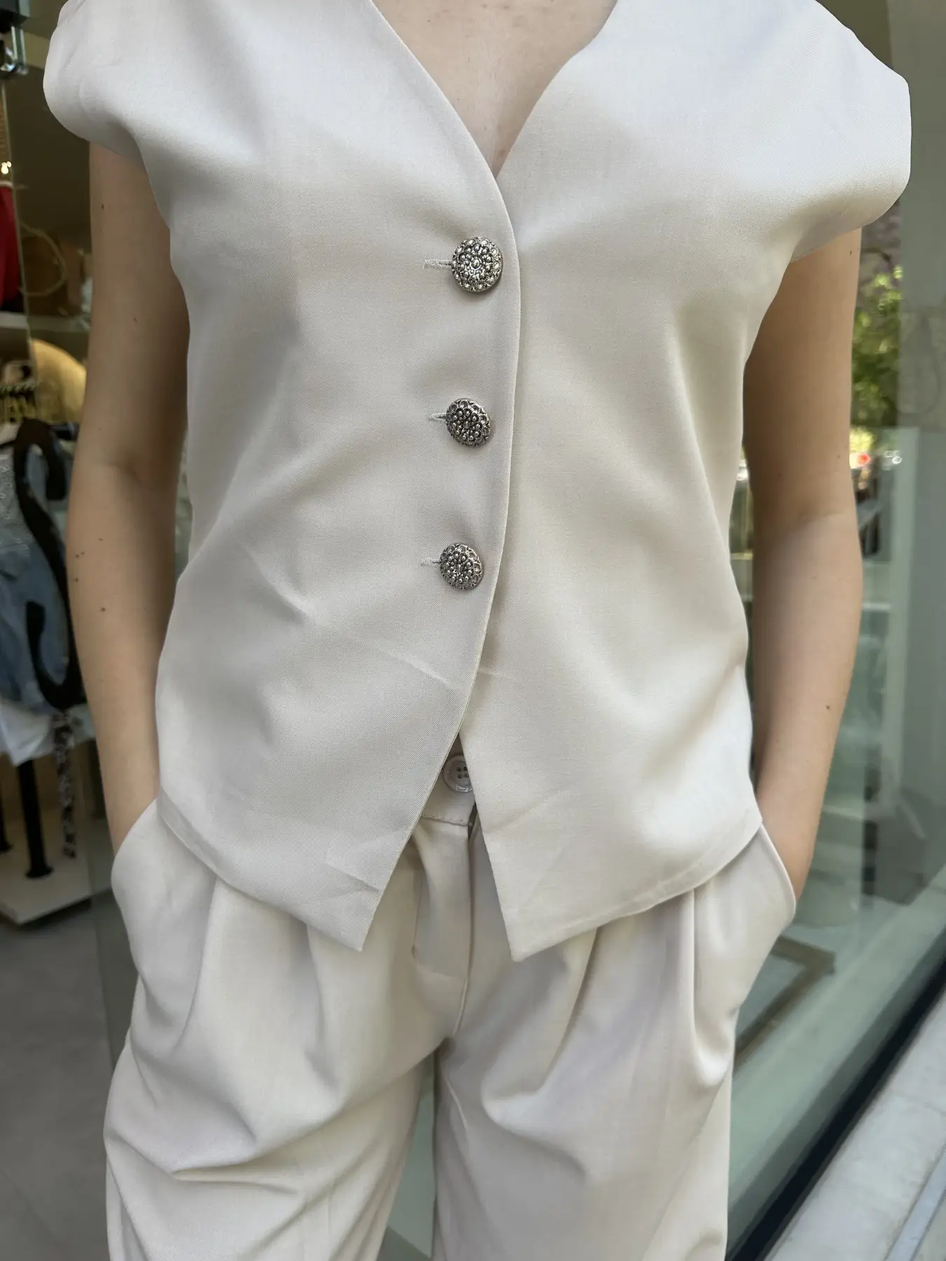 Μπεζ Σετ Γιλέκο με Κουμπάκια Λουλουδάκια με Στρας